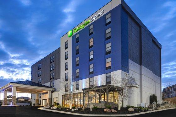 Express & By Ihg 3* Omaha