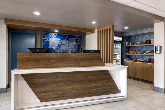 Express & By Ihg 3* Omaha