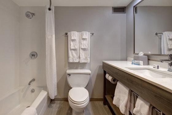 Express & By Ihg 3*