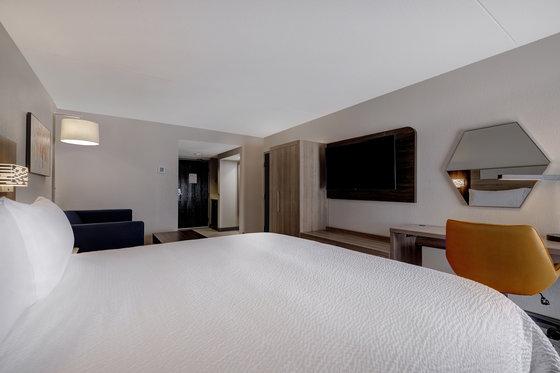 Express & By Ihg 3*