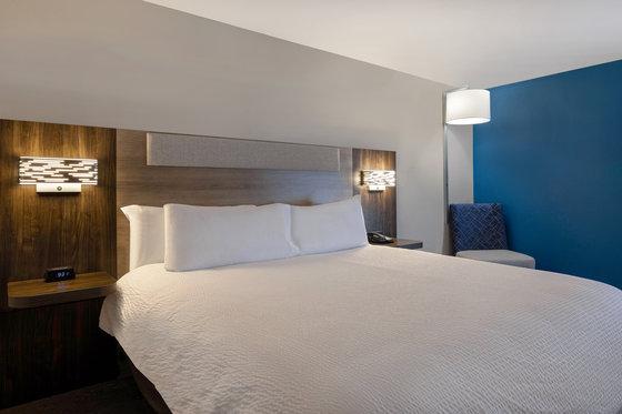 Express & By Ihg