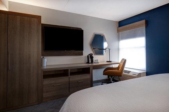 Hotel Express & By Ihg Omaha