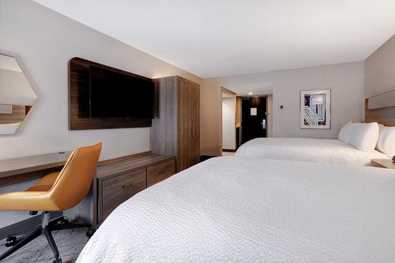 Express & By Ihg 3* Omaha