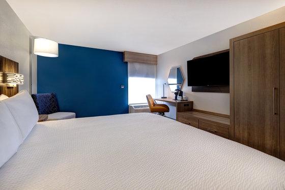 Express & By Ihg Omaha