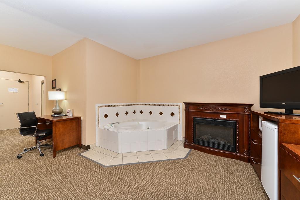 Comfort Northwest Hotel 2*