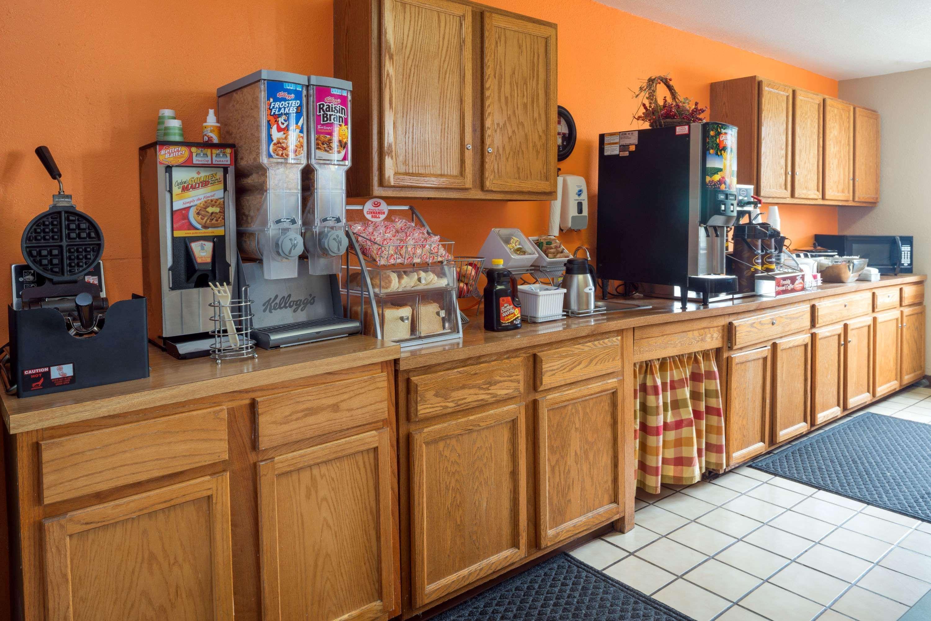 Hotel Super 8 By Wyndham Ne 2*