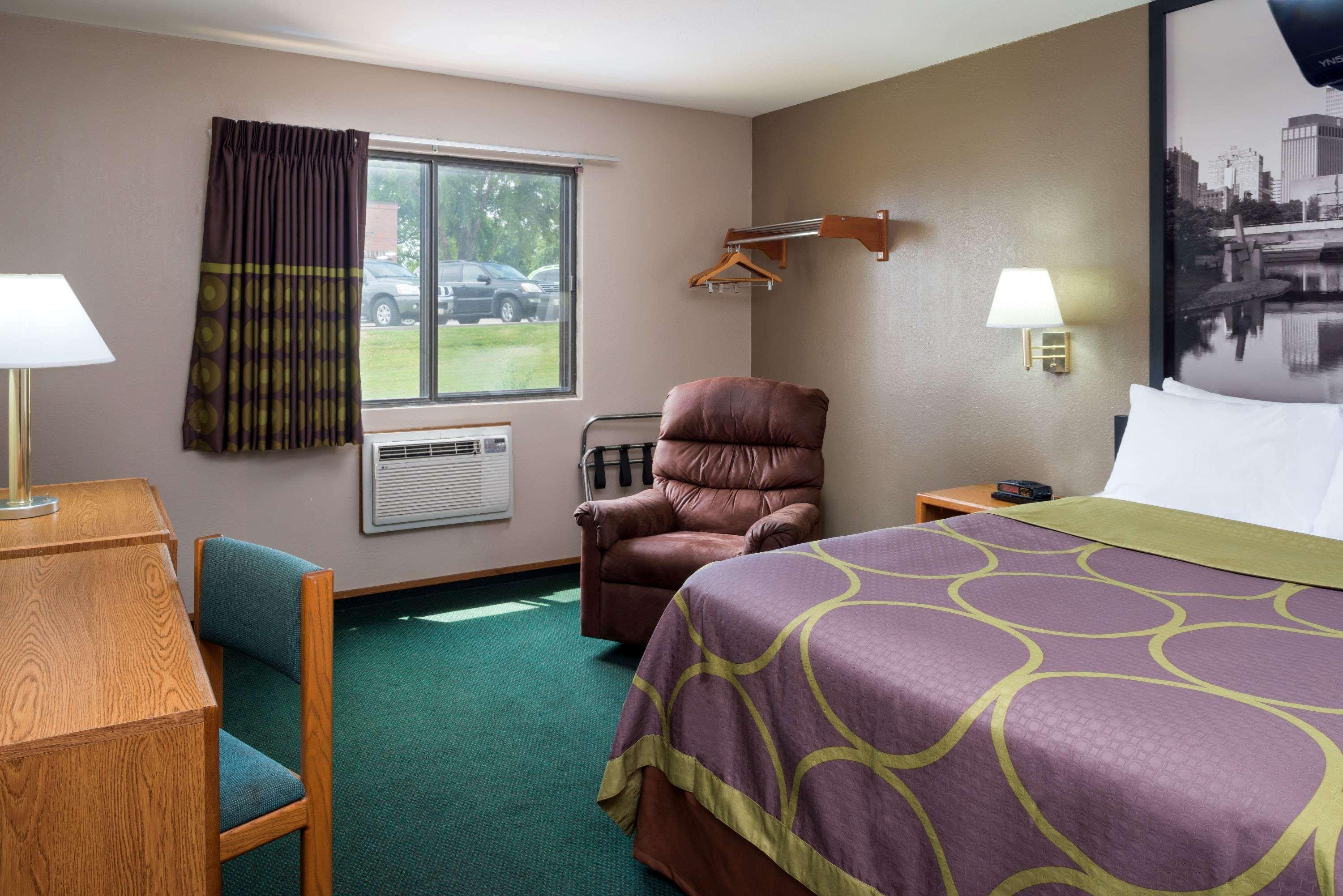 Super 8 By Wyndham Ne Omaha