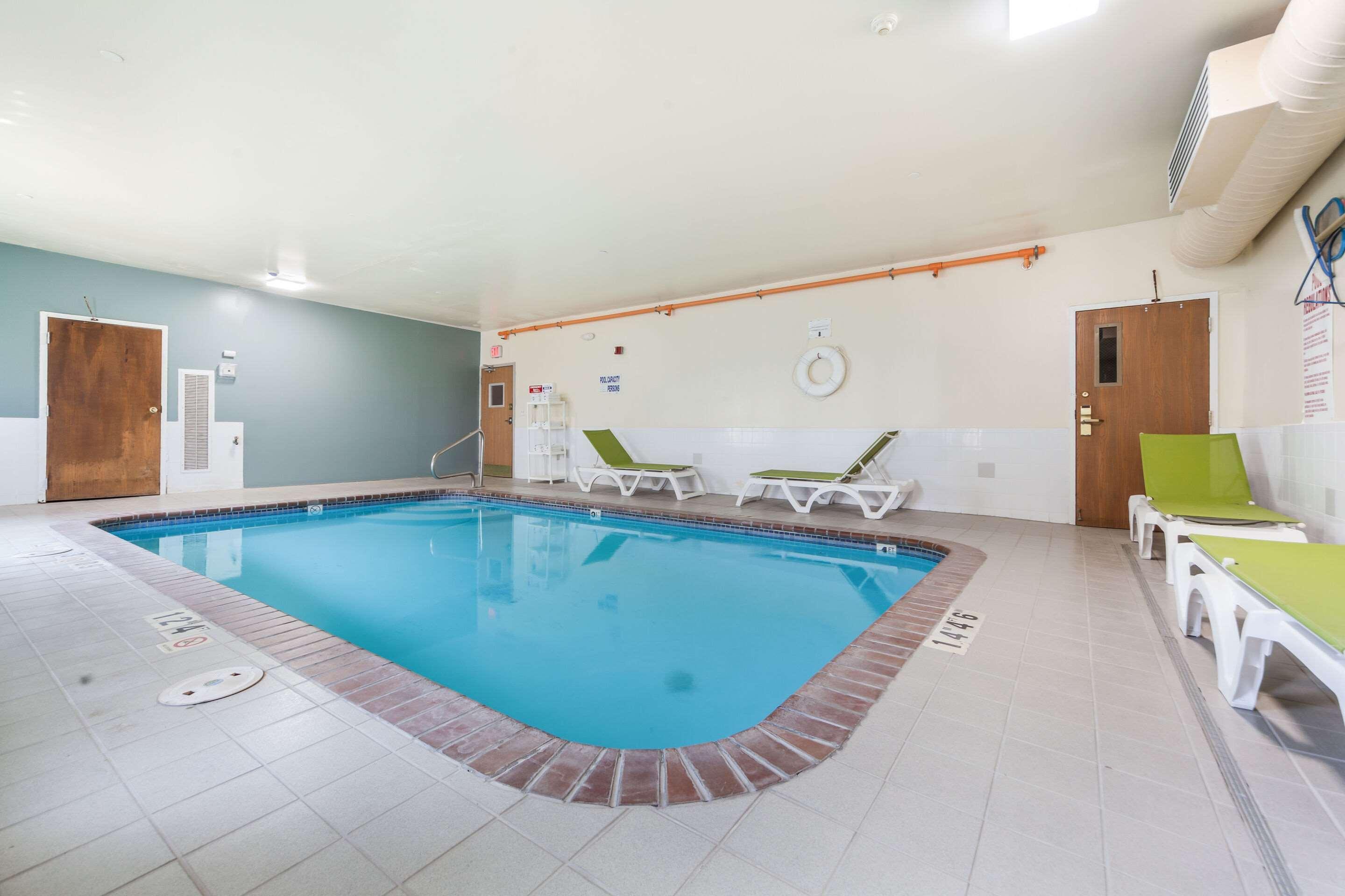 Quality & West - Ne Linclon Hotel