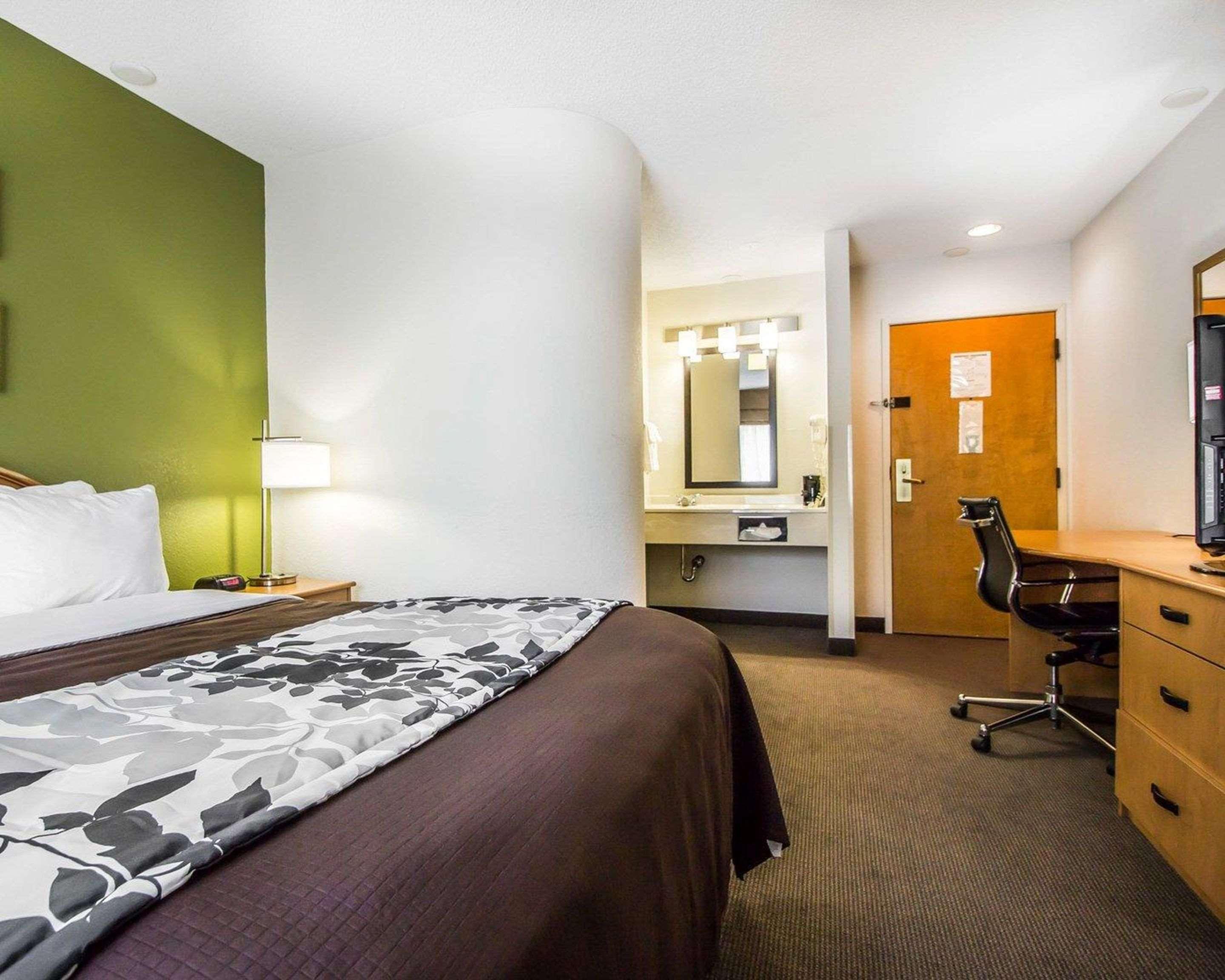 Sleep & Airport 2* Omaha