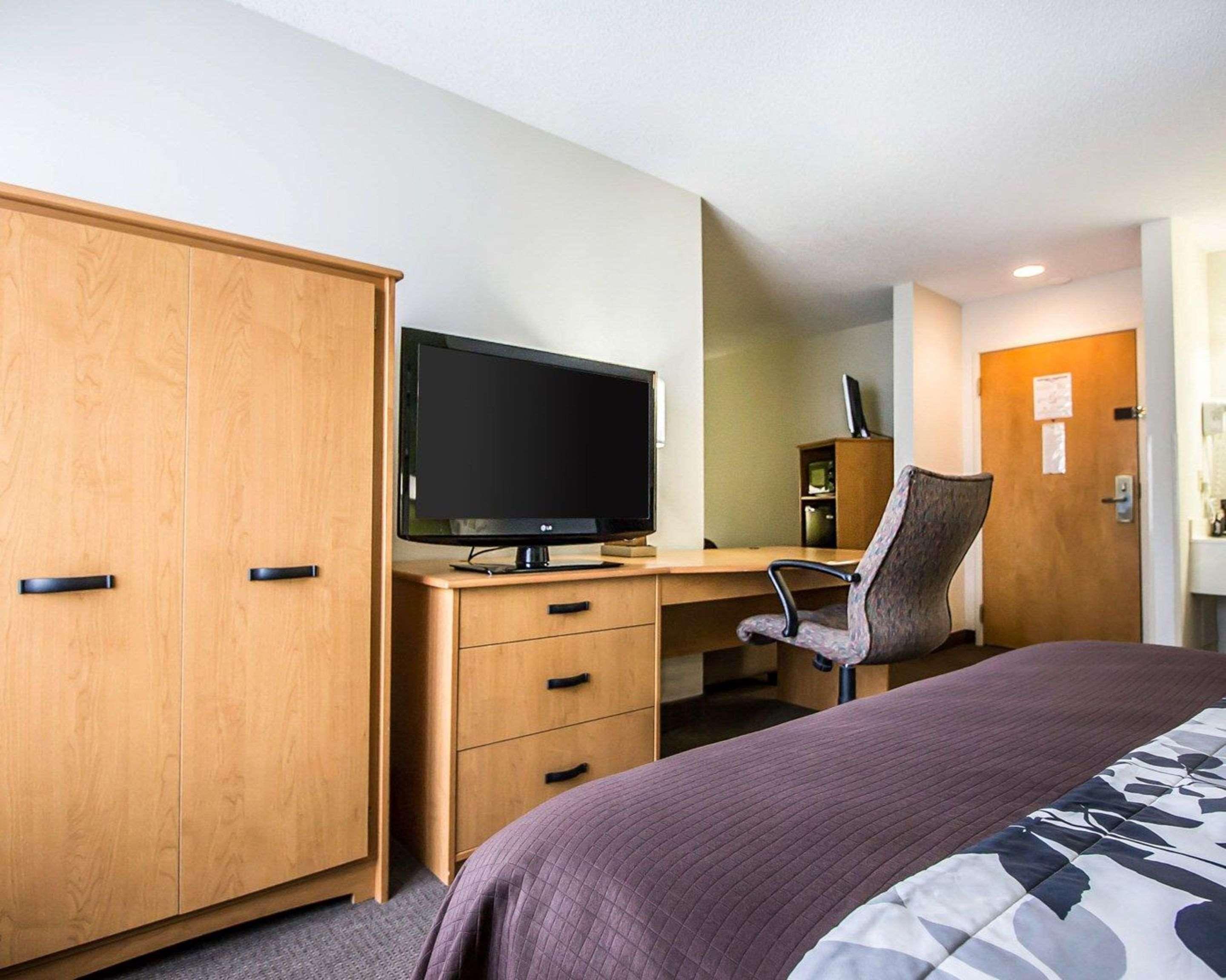 Sleep & Airport Hotel 2*