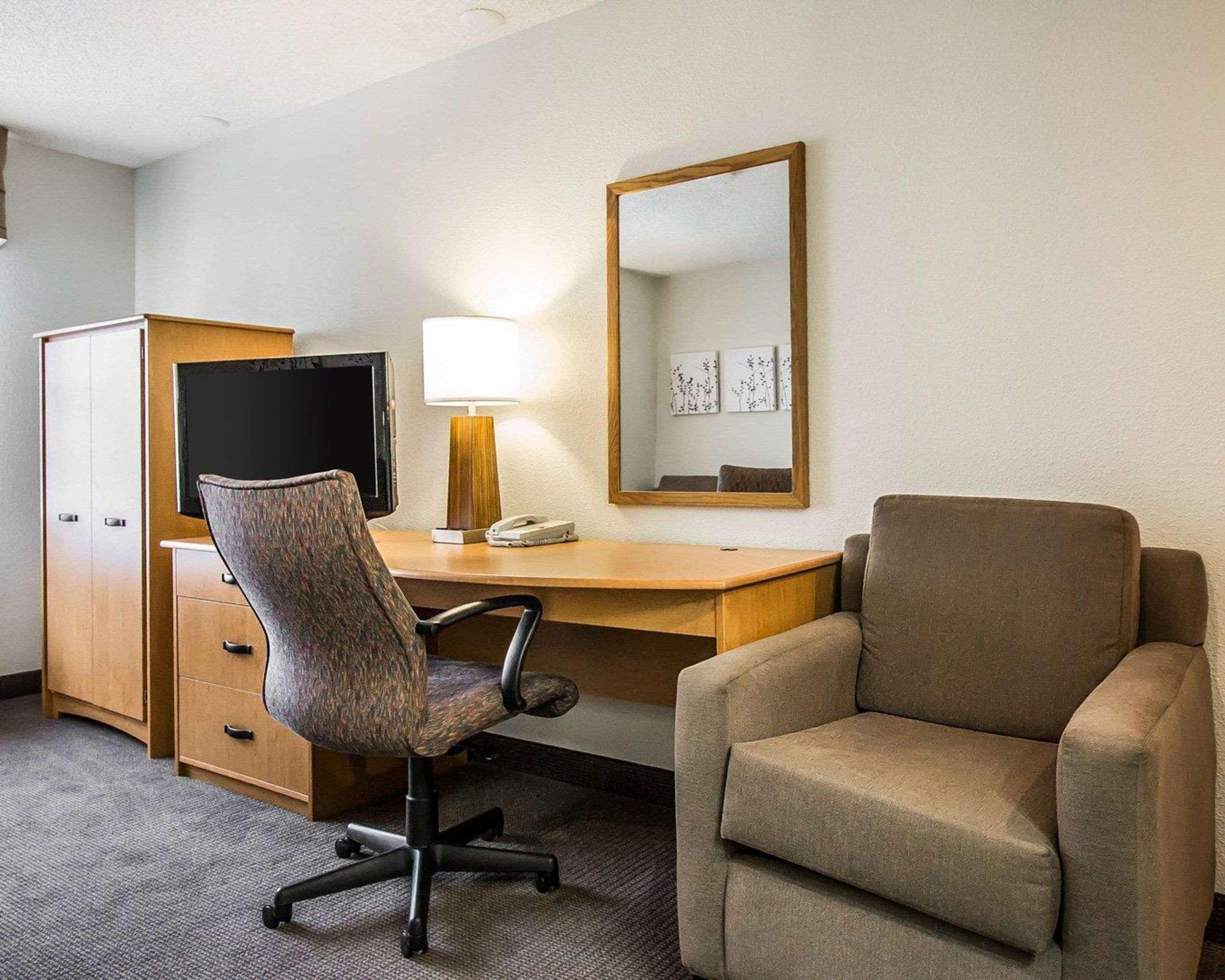 Sleep & Airport Hotel