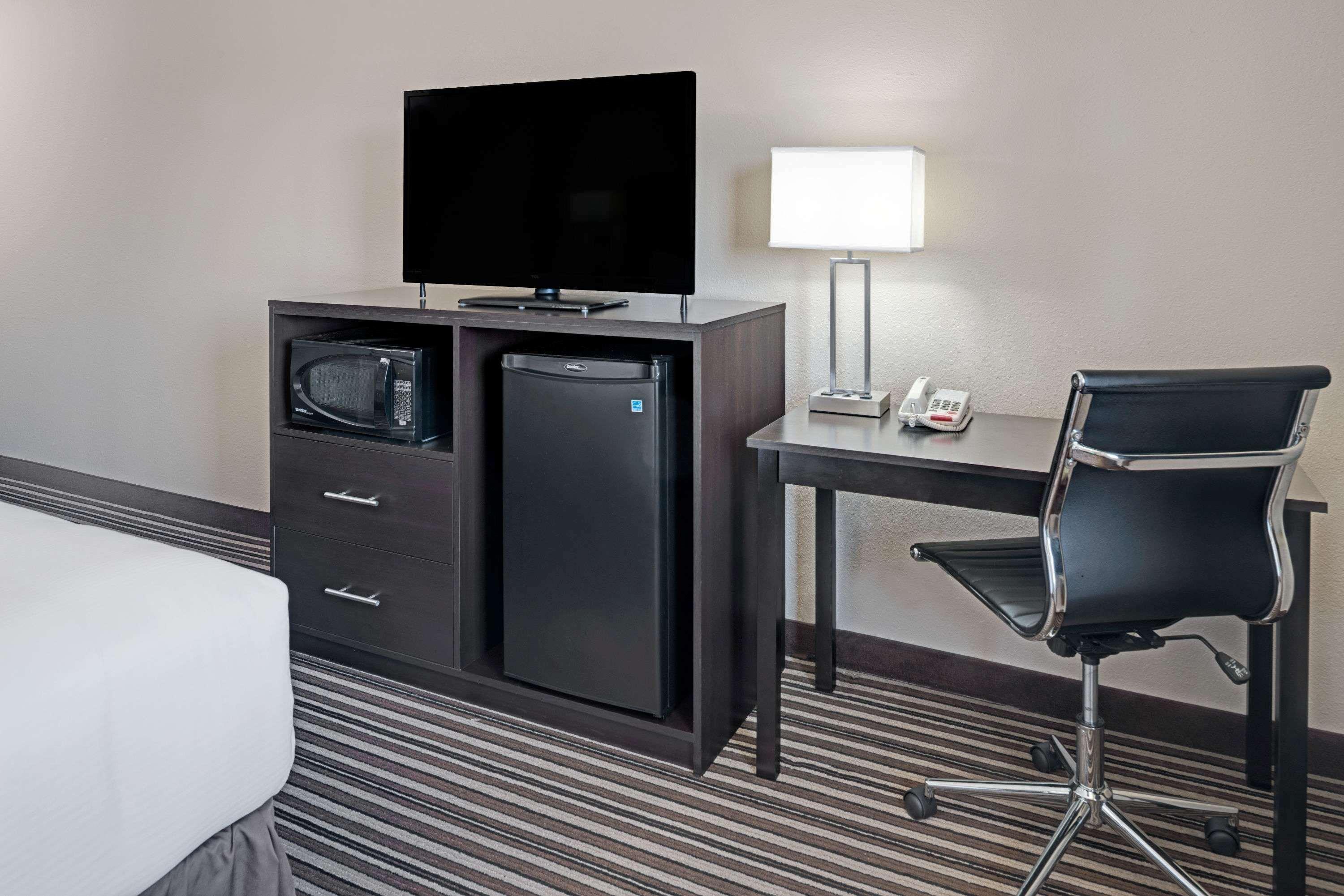 Super 8 By Wyndham I-80 West Hotel 2*