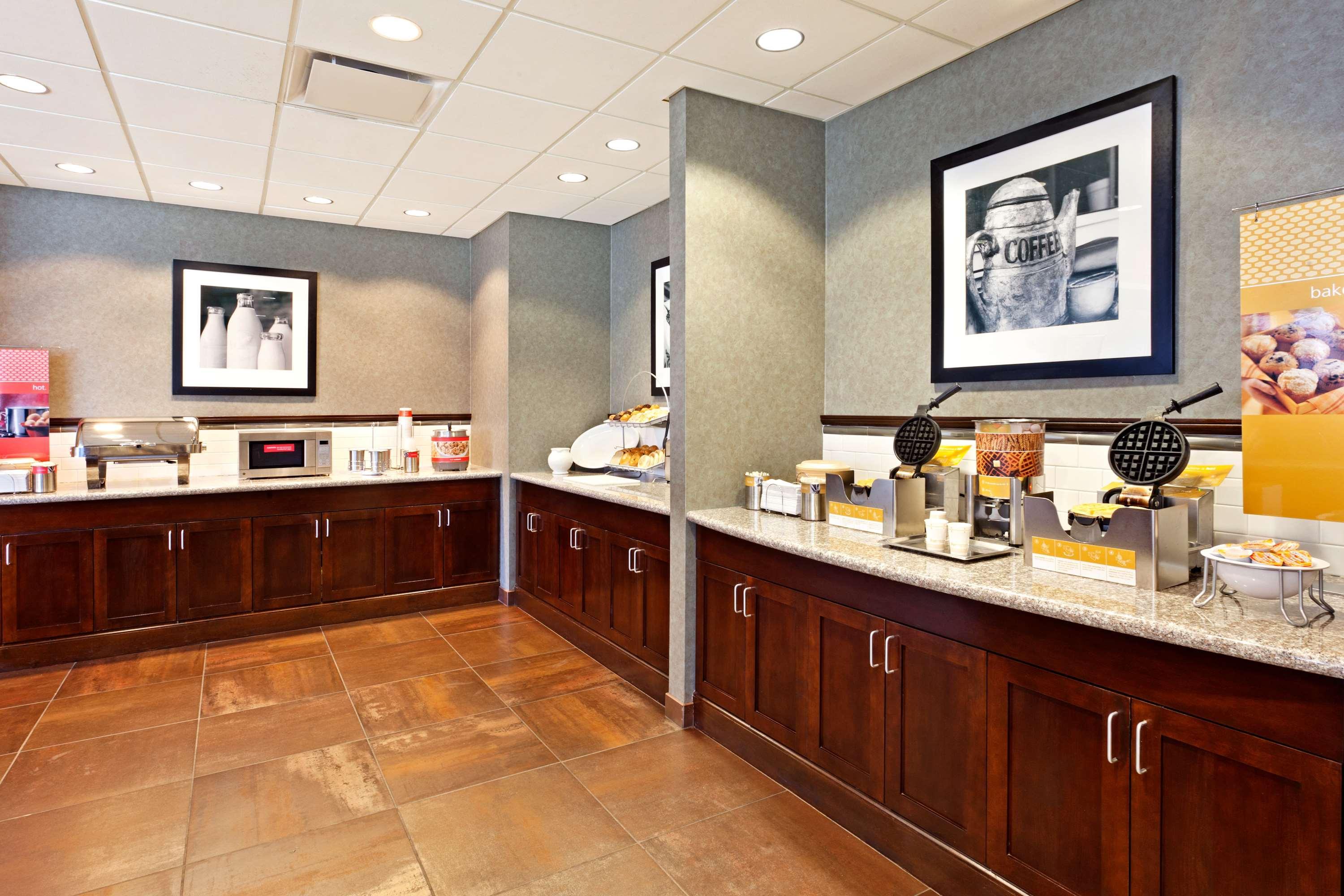 Hotel Hampton & Omaha-downtown 3*