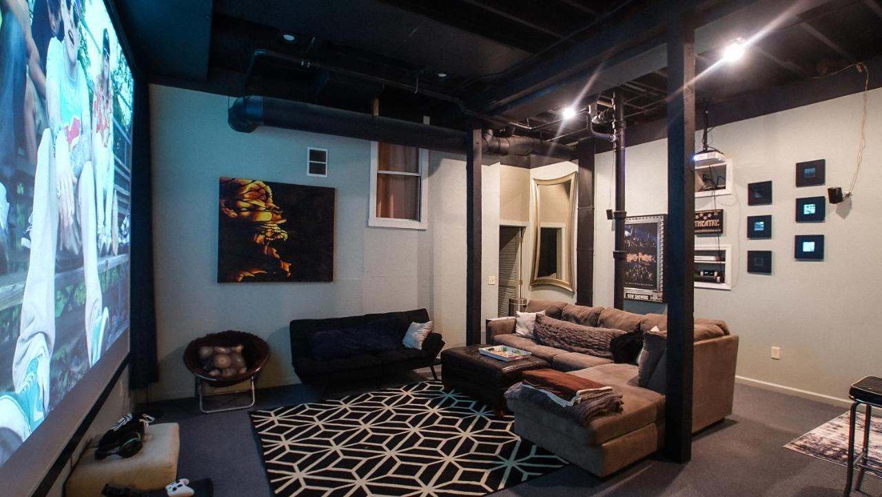 160inch Movie Theater- Great For Movie Night! Holiday home Omaha