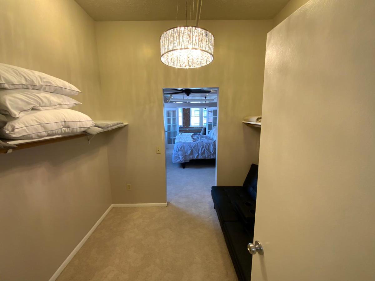 Heart Of The Old Market Sunburst Penthouse!!! * Omaha