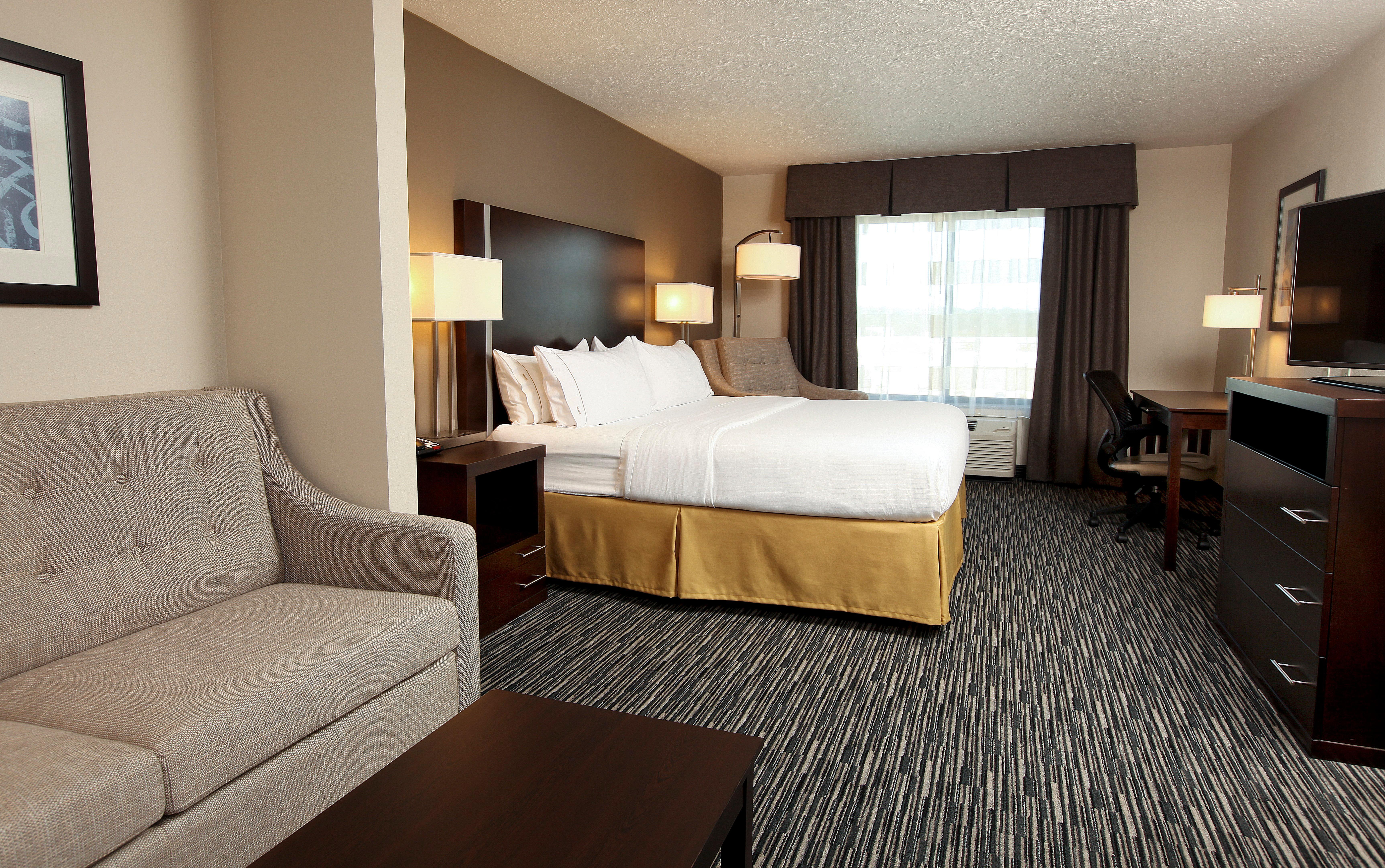 Hotel Express & South Ralston Arena By Ihg