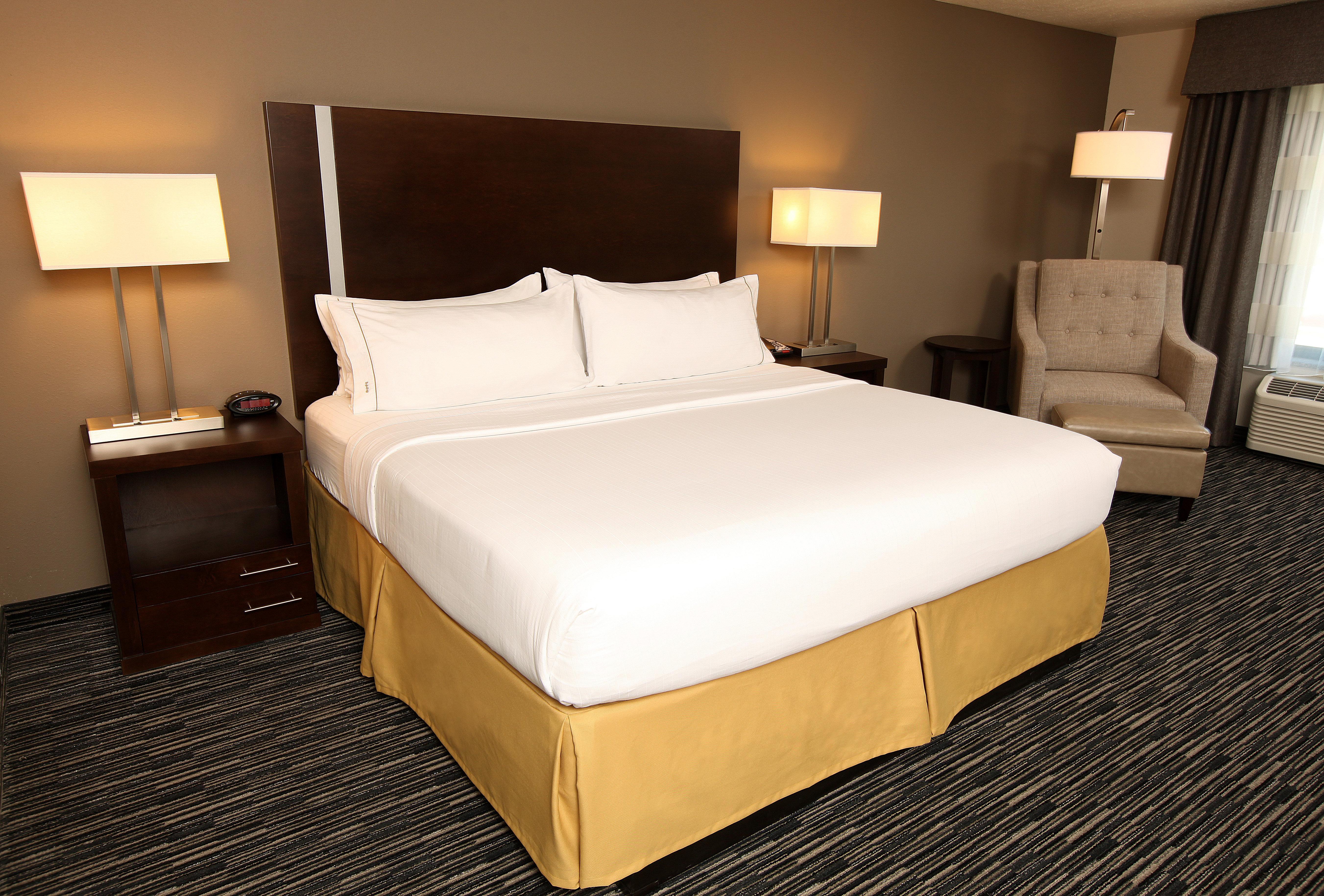 Hotel Express & South Ralston Arena By Ihg 2*