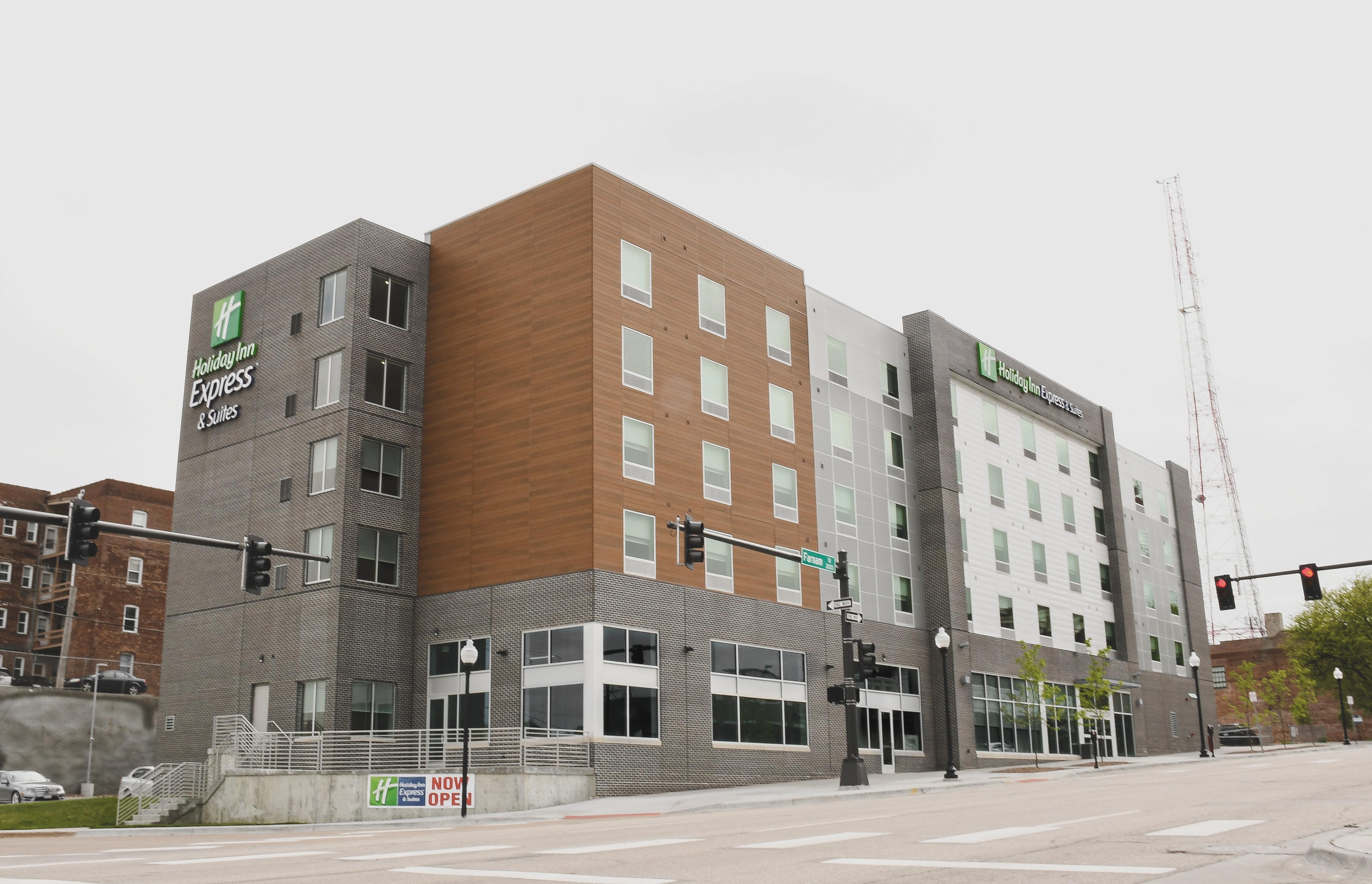 Express & - Downtown - Airport By Ihg