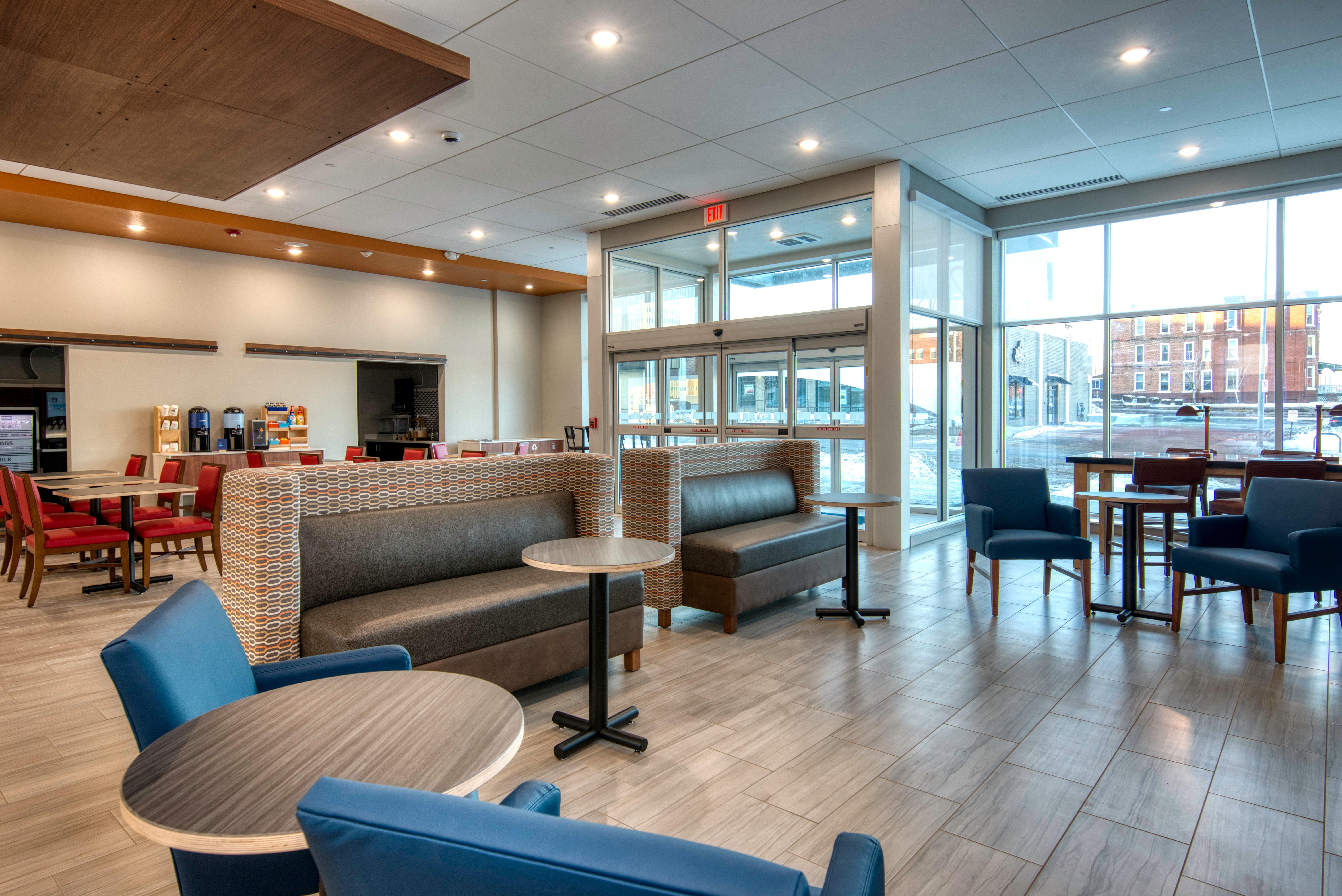Express & - Downtown - Airport By Ihg 3*
