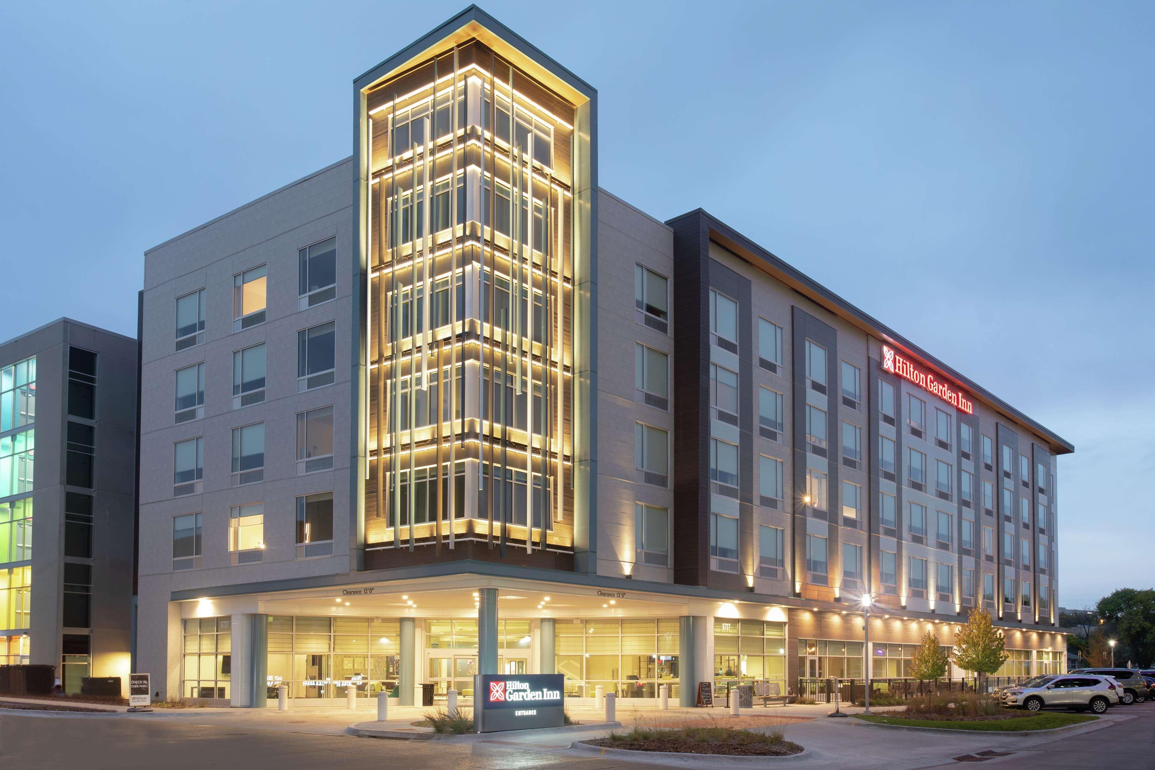 Hotel Hilton Garden Aksarben Village 3*