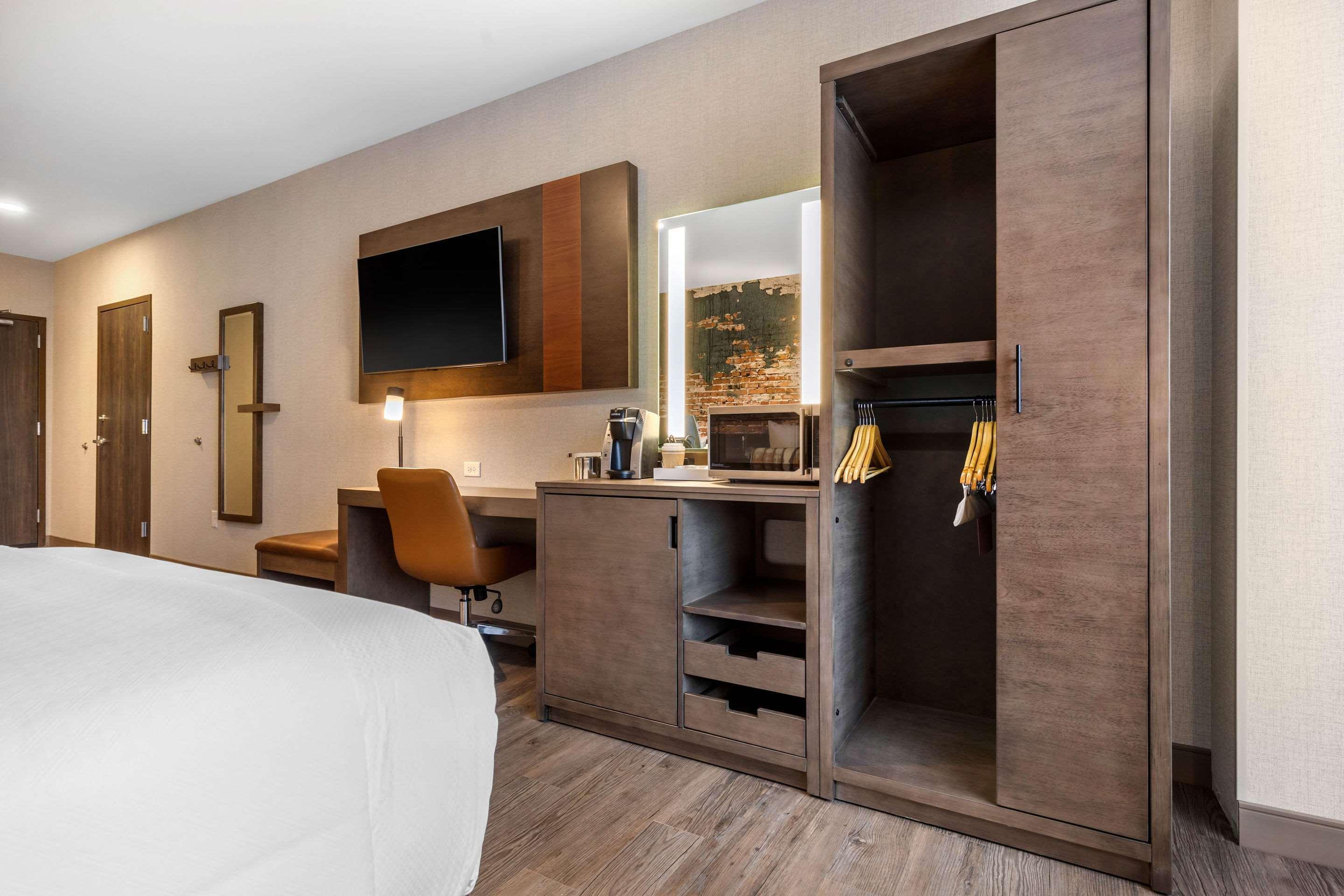 Cambria Downtown Hotel 3*