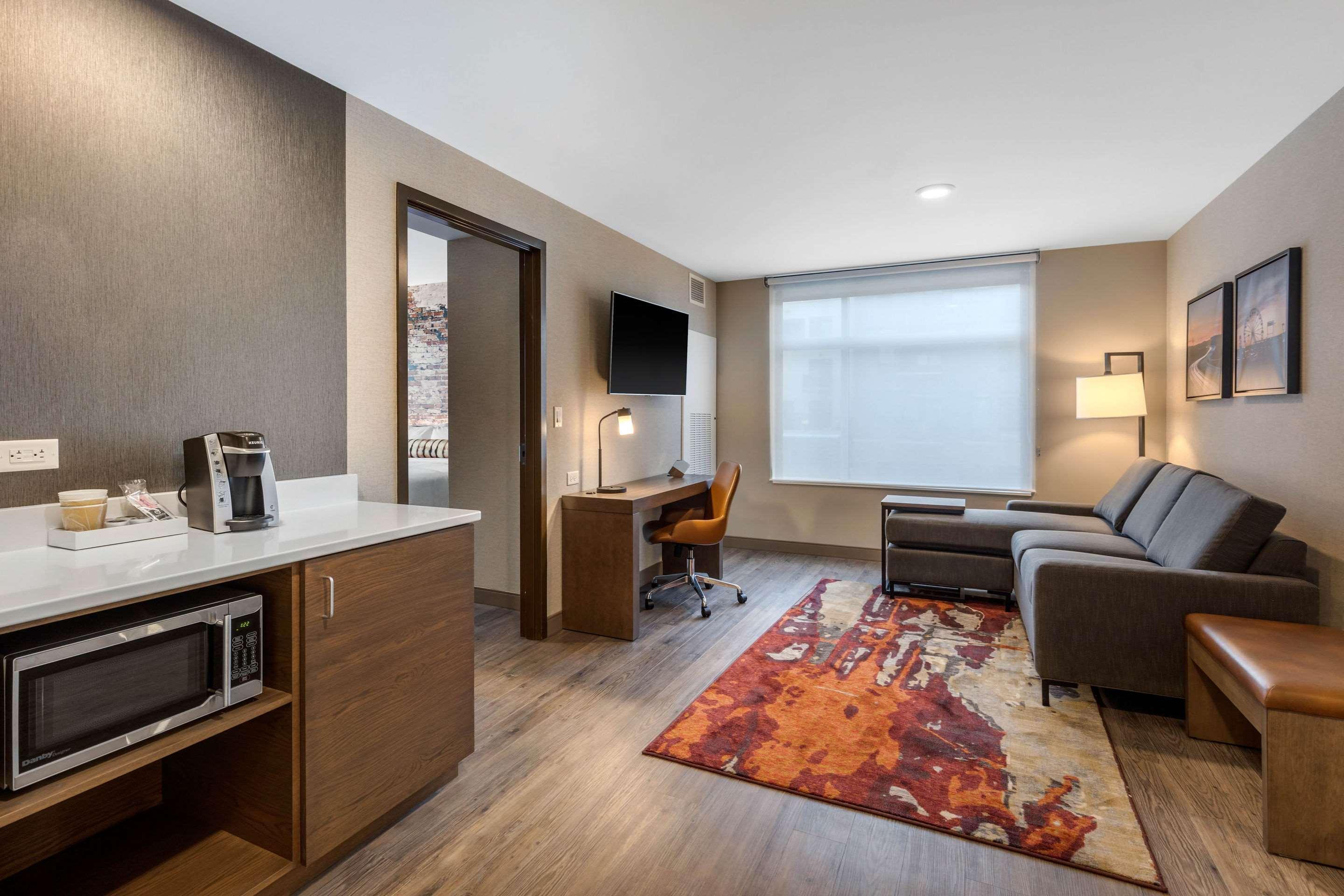 Hotel Cambria Downtown 3*