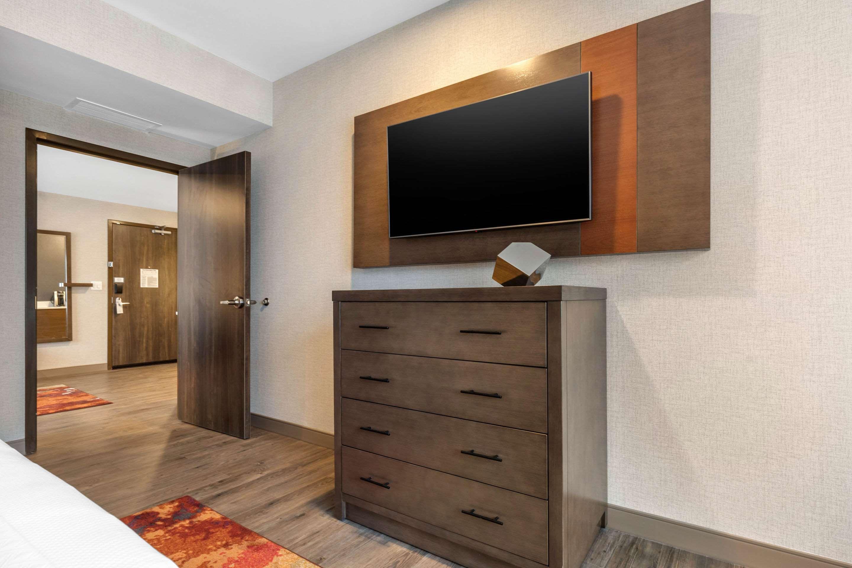 Cambria Downtown Omaha