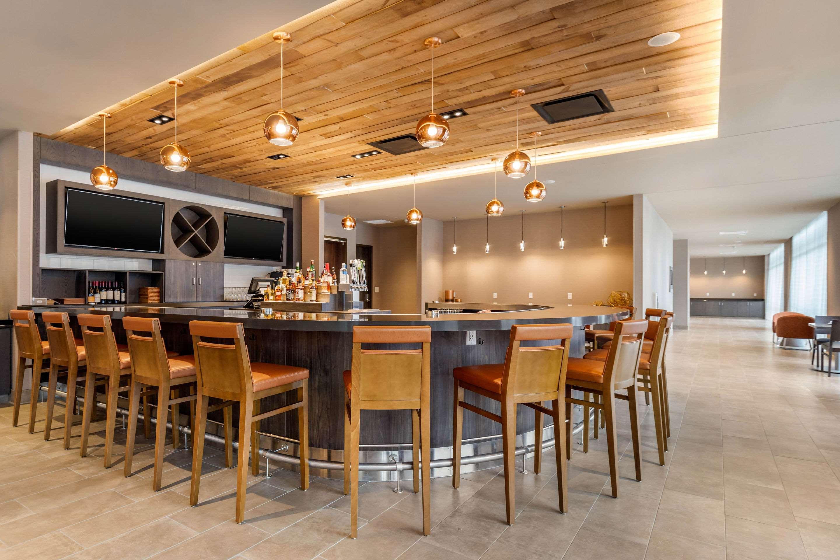 Cambria Downtown 3*