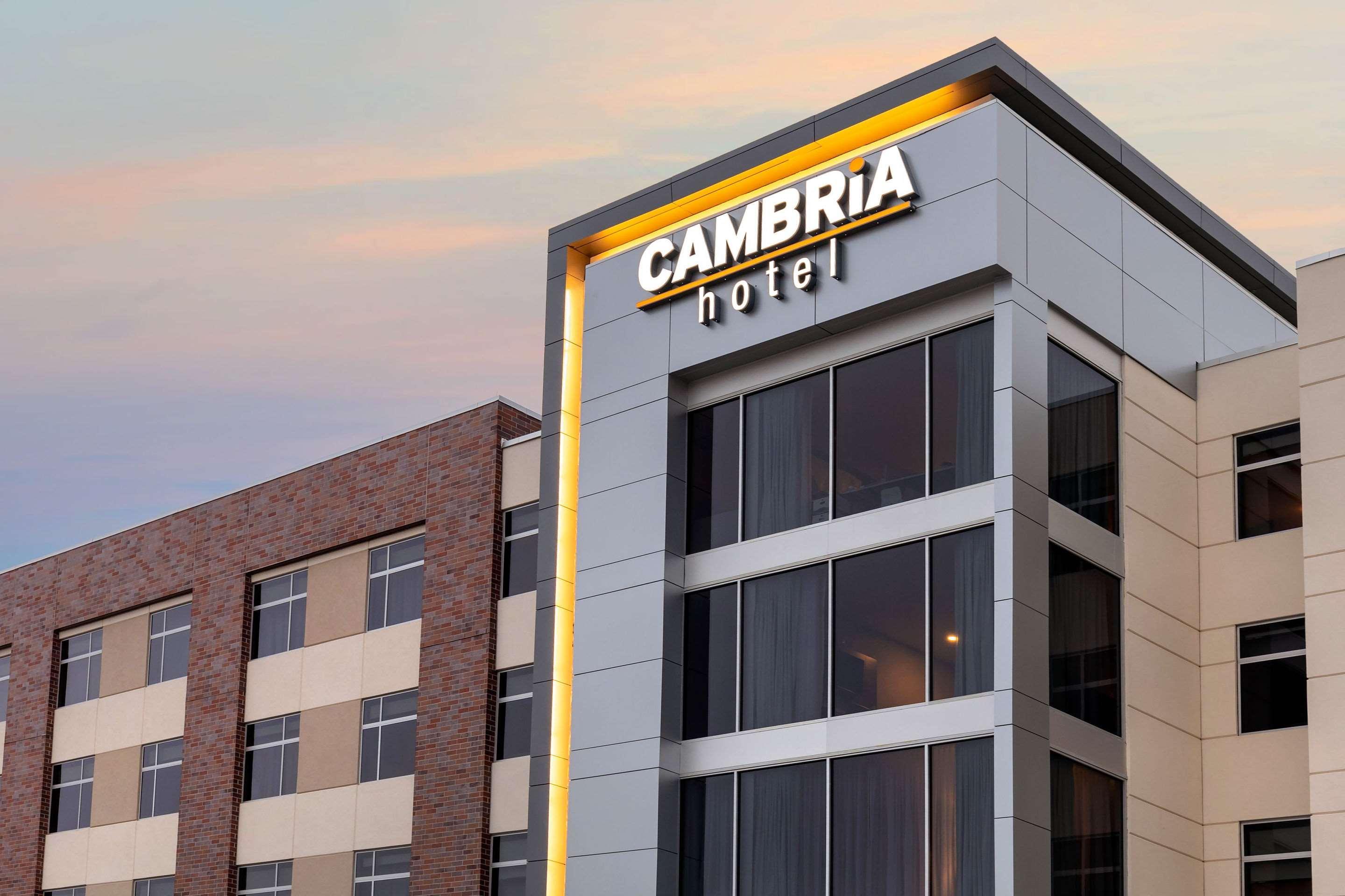 Cambria Downtown Hotel 3*