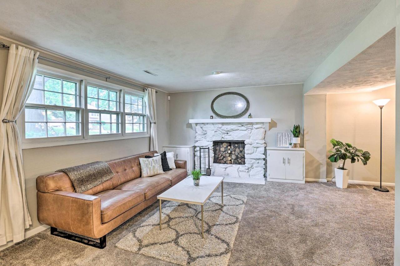 Cozy Walk To Dining, Pets Welcome Holiday home