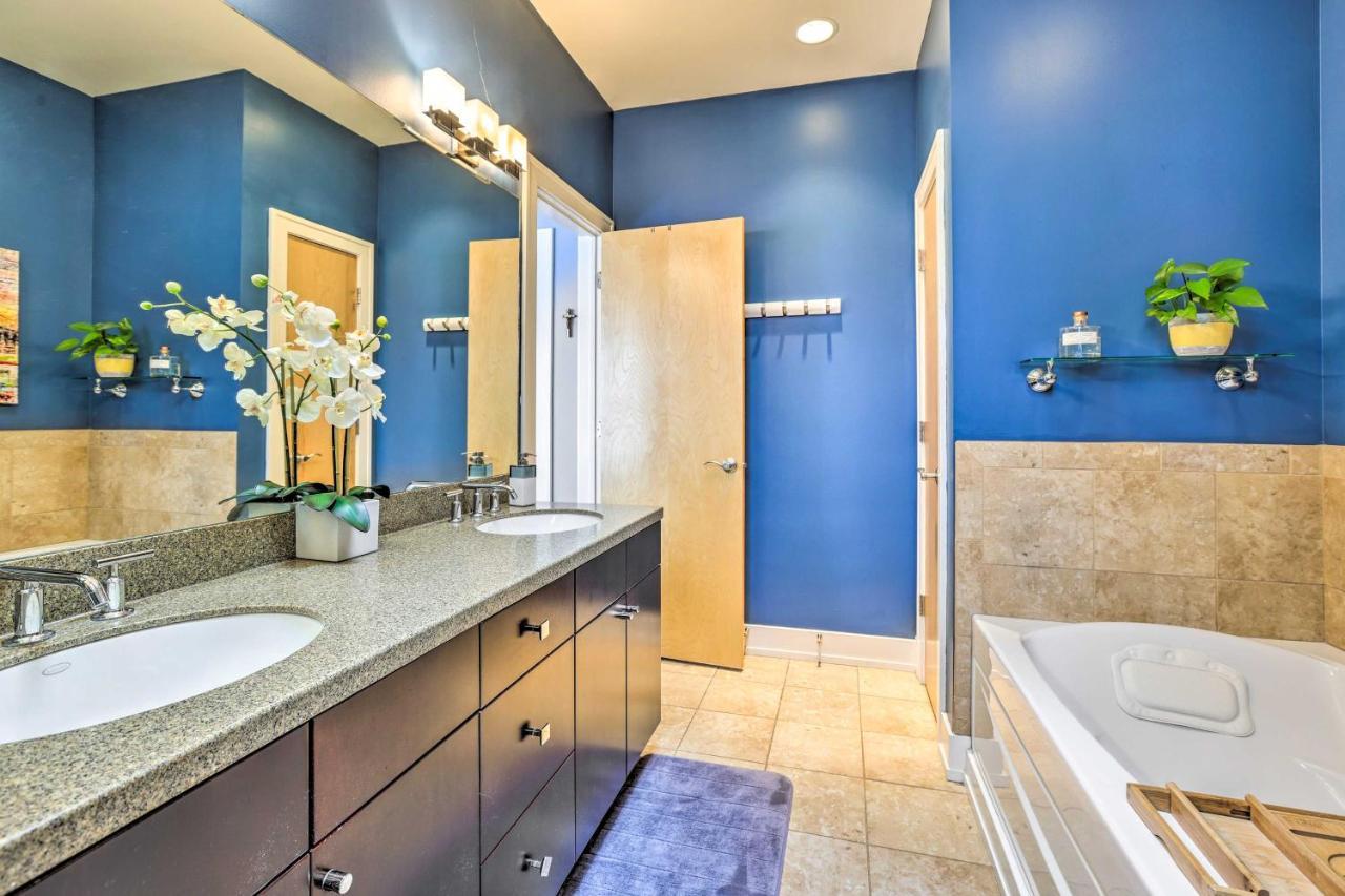 Apartment Downtown With Rooftop Patio And Views! *