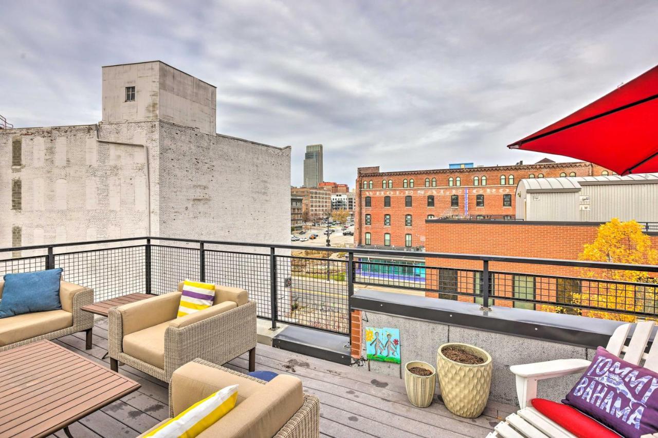 Downtown With Rooftop Patio And Views! *