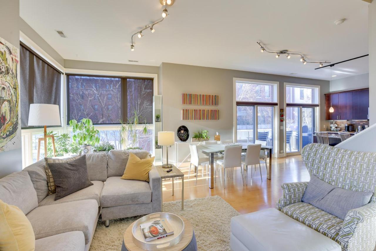 Downtown With Rooftop Patio And Views! *