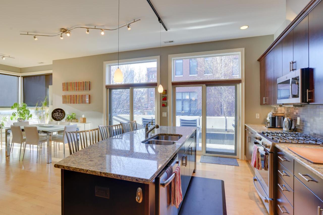 Apartment Downtown With Rooftop Patio And Views! *