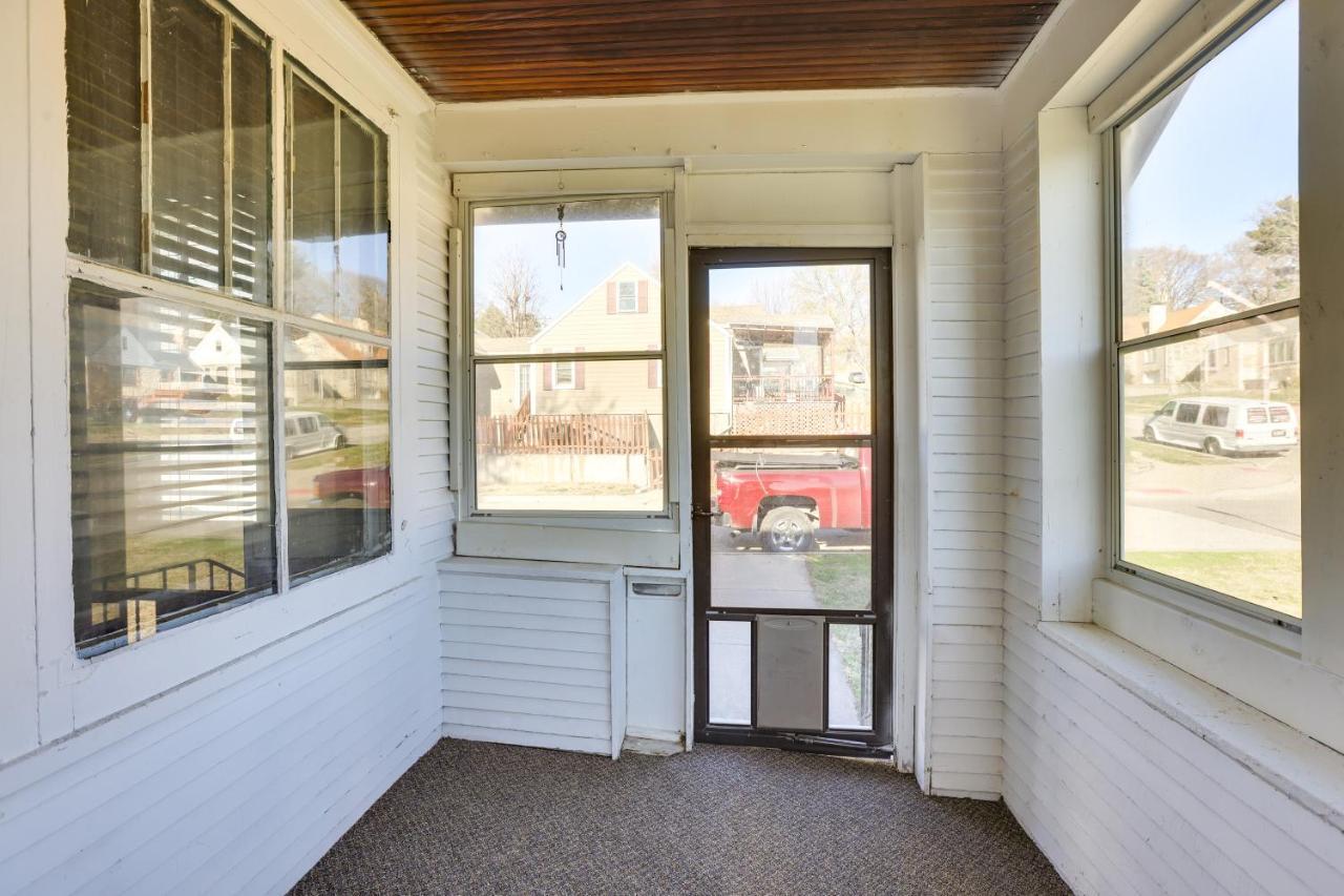 Quaint Less Than 5 Mi To Downtown! Holiday home *