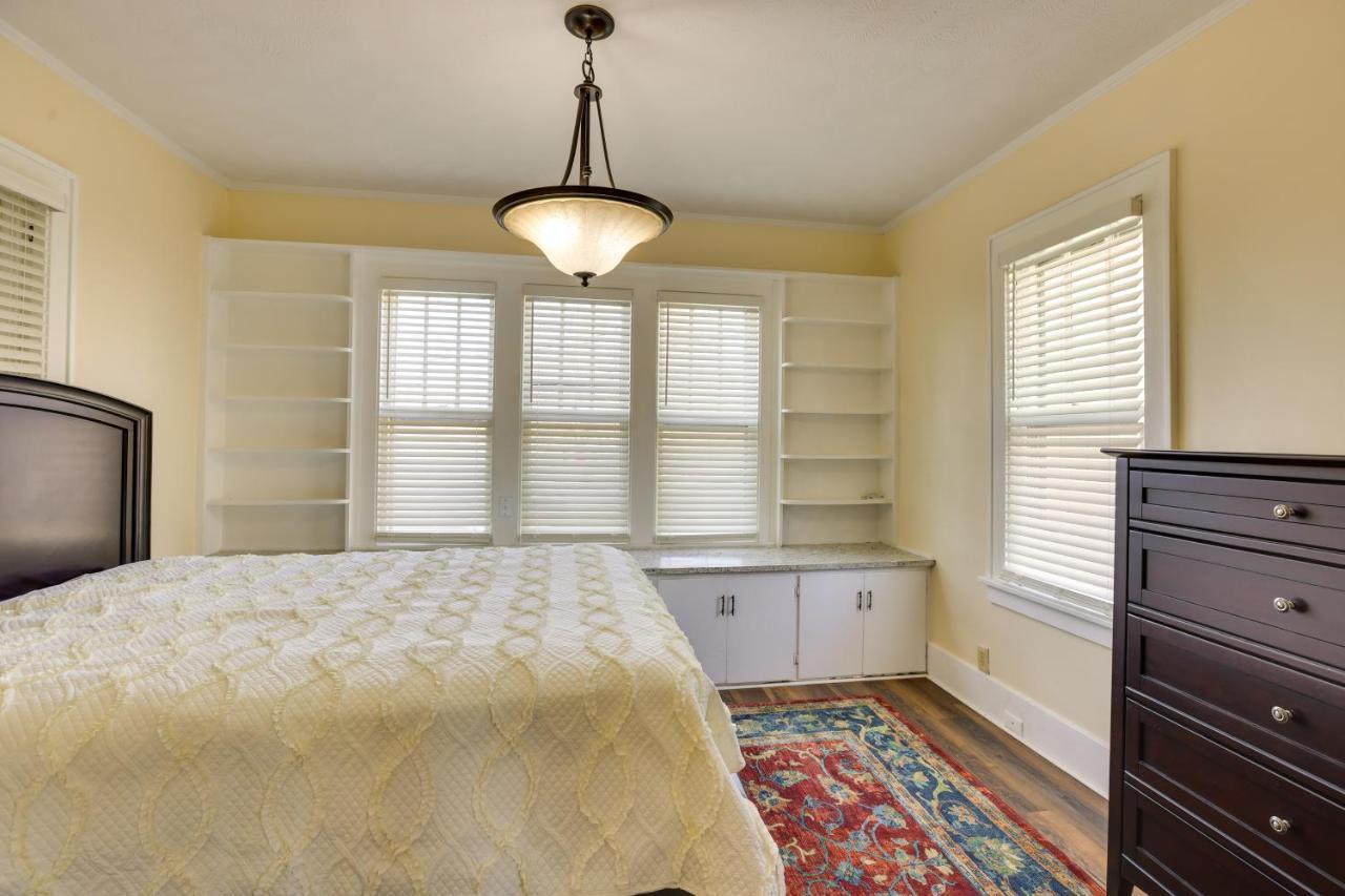Quaint Less Than 5 Mi To Downtown! Holiday home Omaha