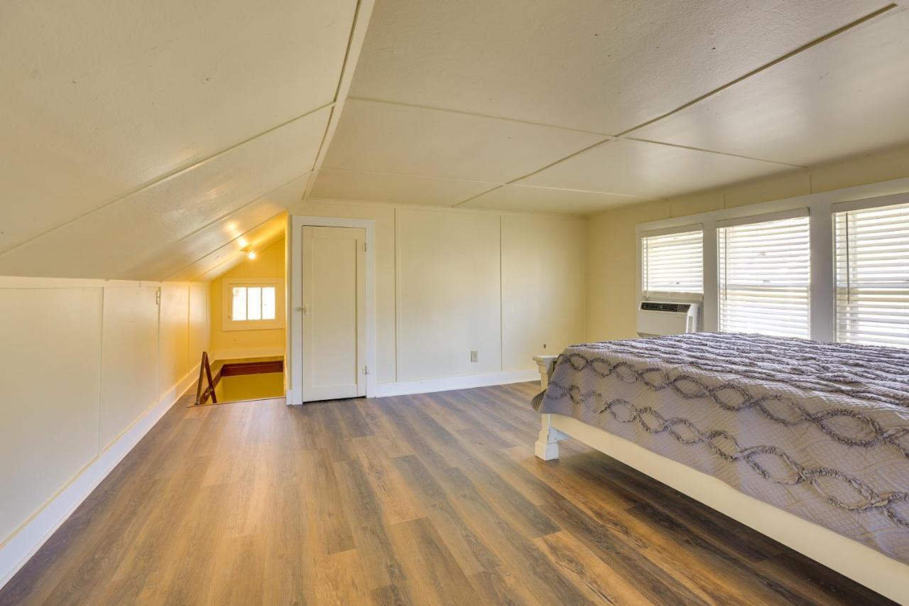 Holiday home Quaint Less Than 5 Mi To Downtown!