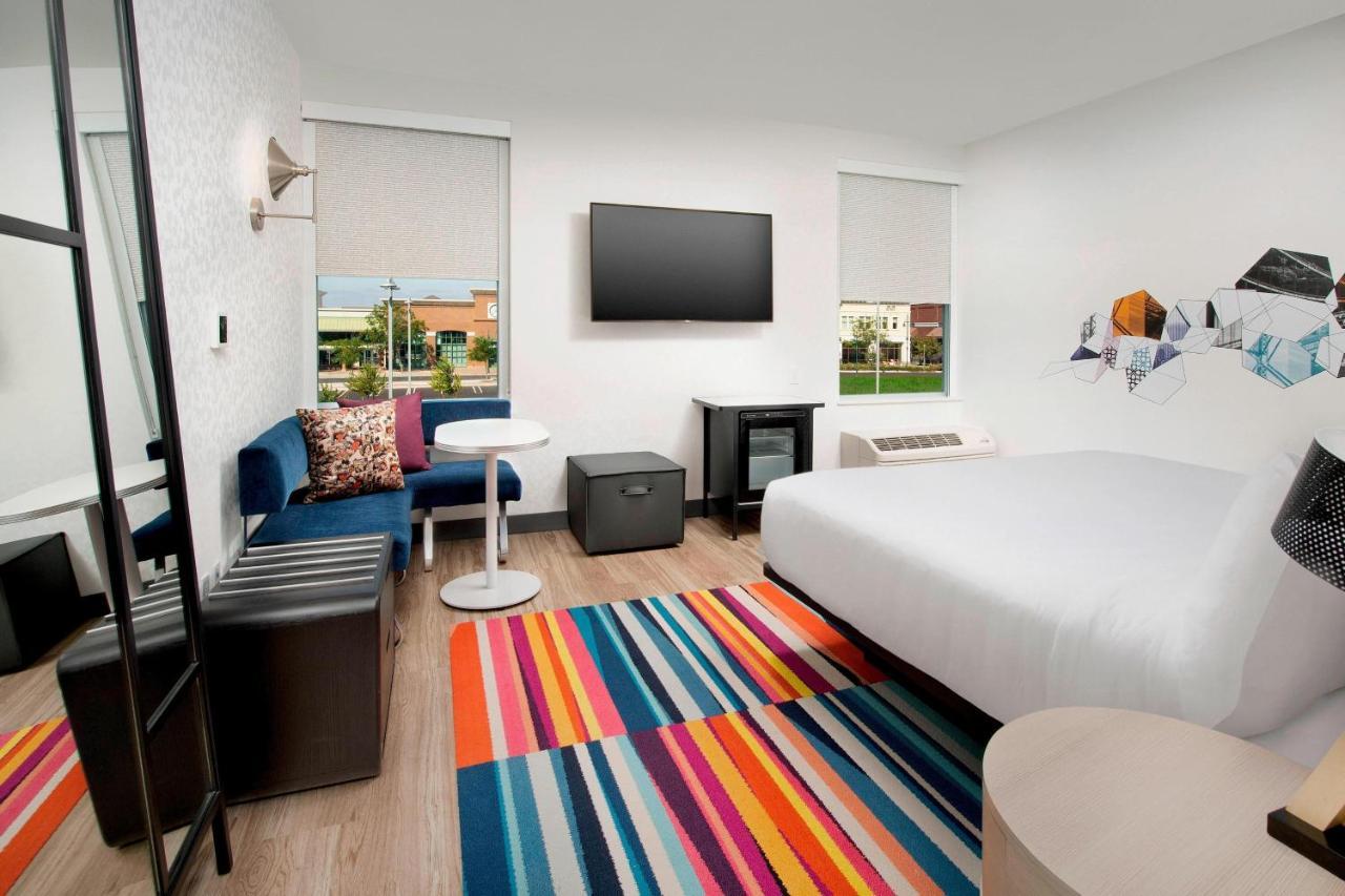 Hotel Aloft West
