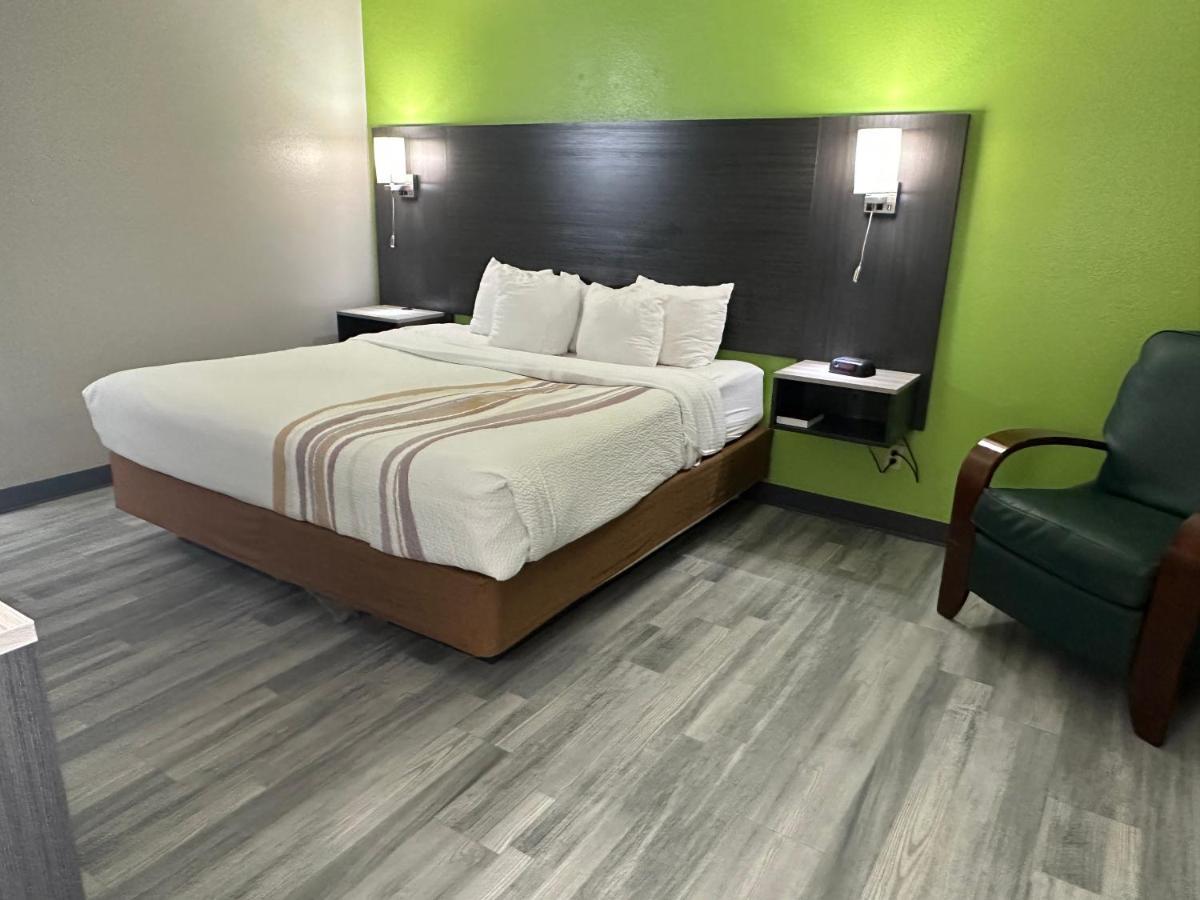 La Quinta By Wyndham Southwest Omaha