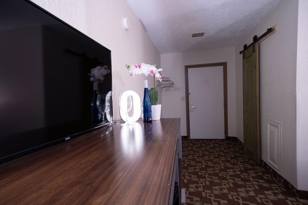 Hotel 402 Omaha