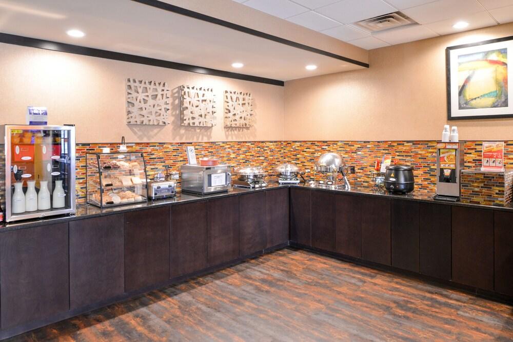 Western Midwest Hotel