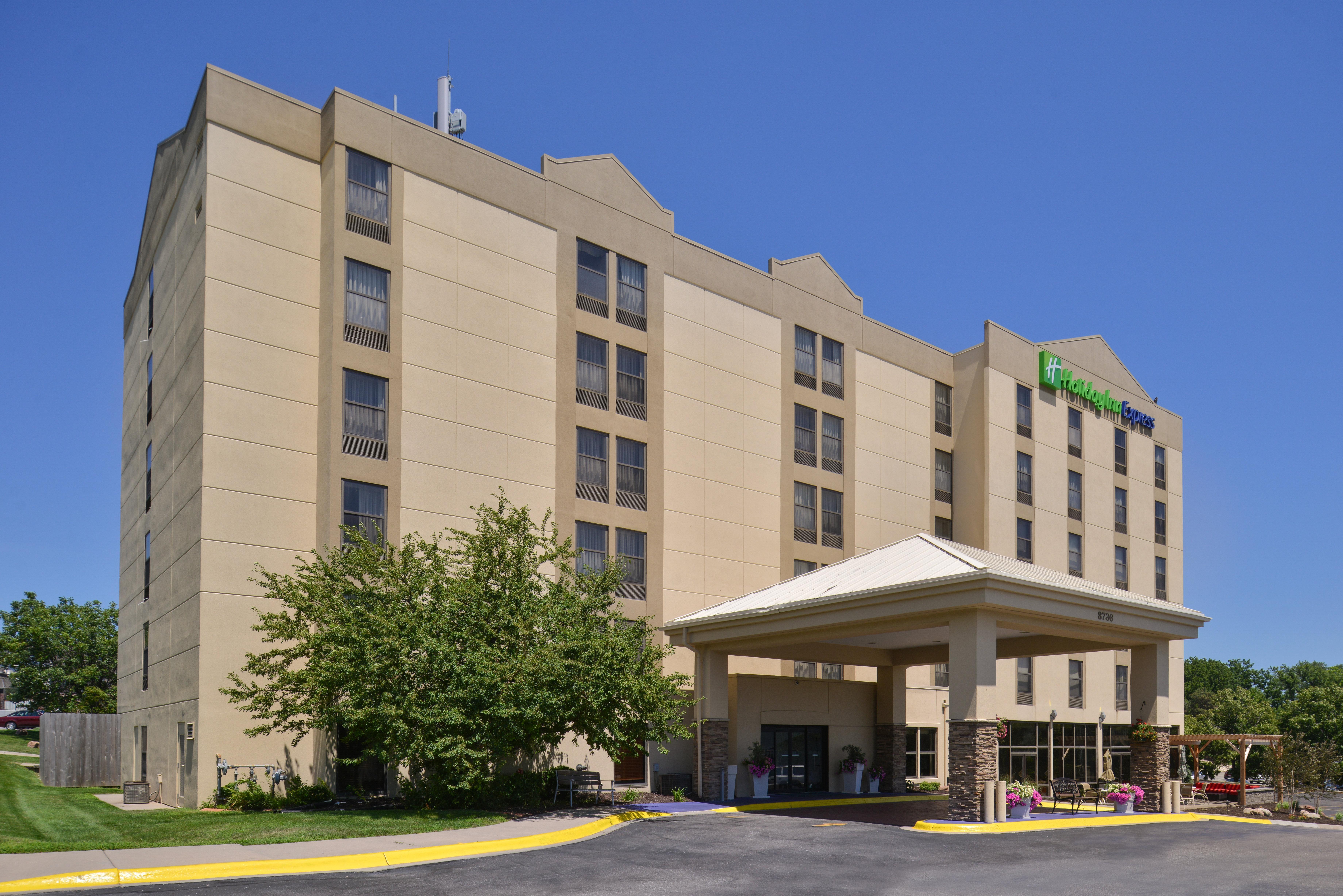 Express & By Ihg 3*