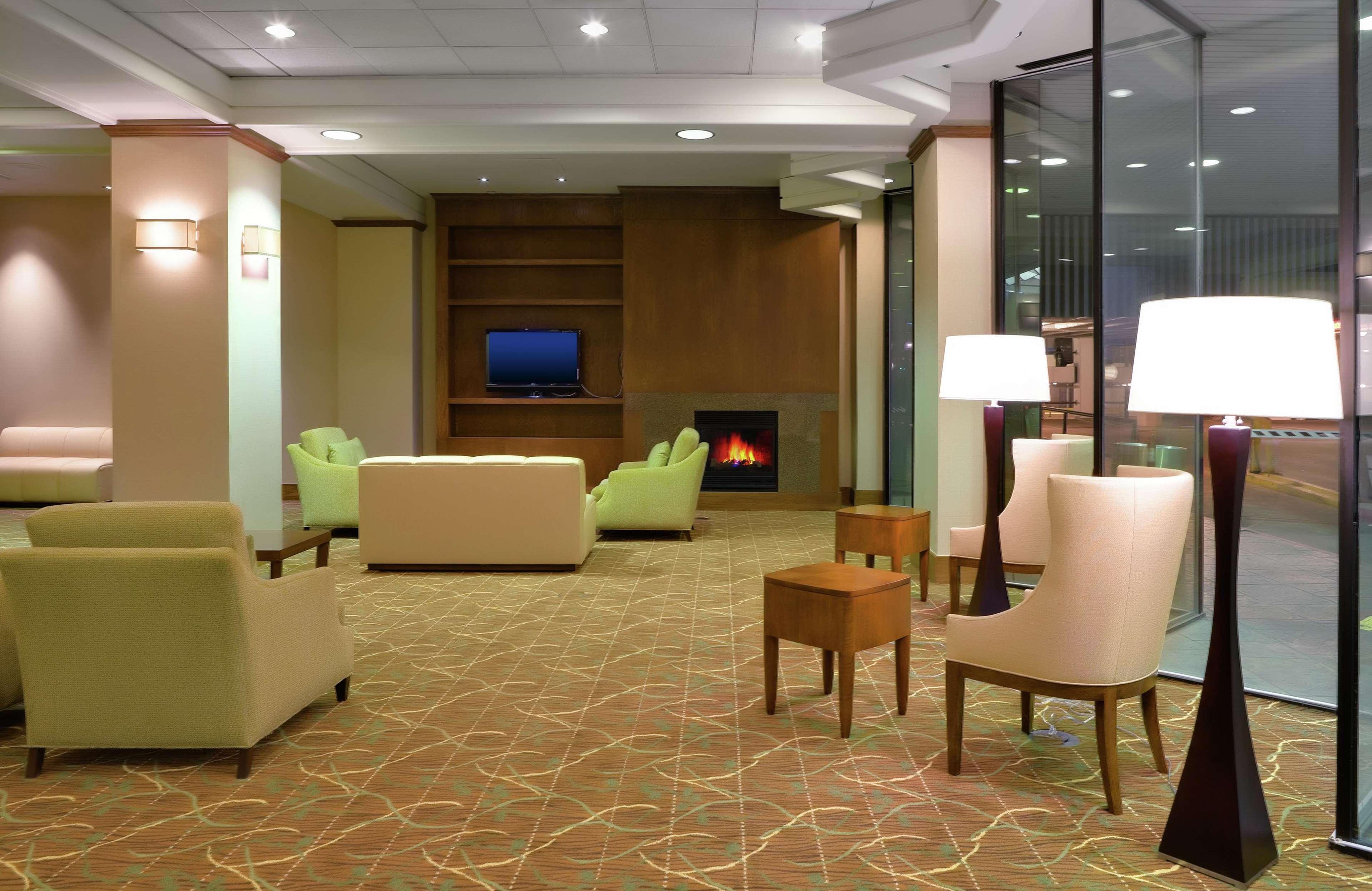 Doubletree By Hilton & Executive Meeting Center Omaha-downtown Hotel