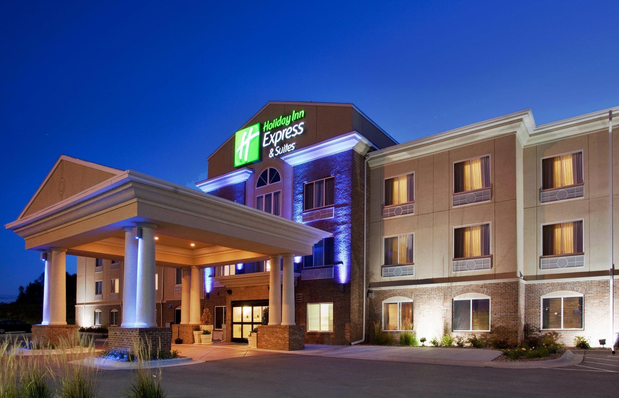 Express & Cherry Hills By Ihg 2*