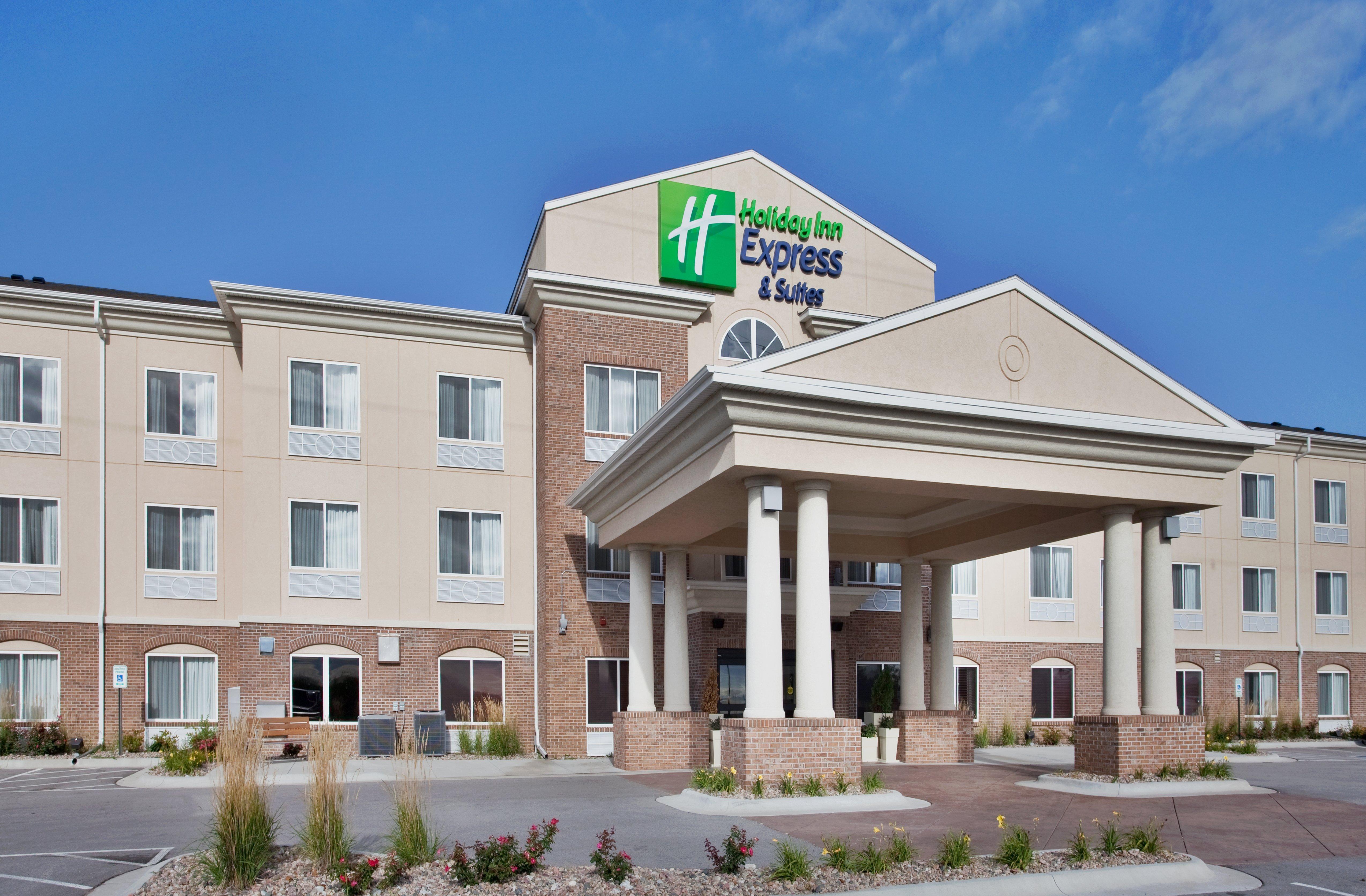 Express & Cherry Hills By Ihg Hotel