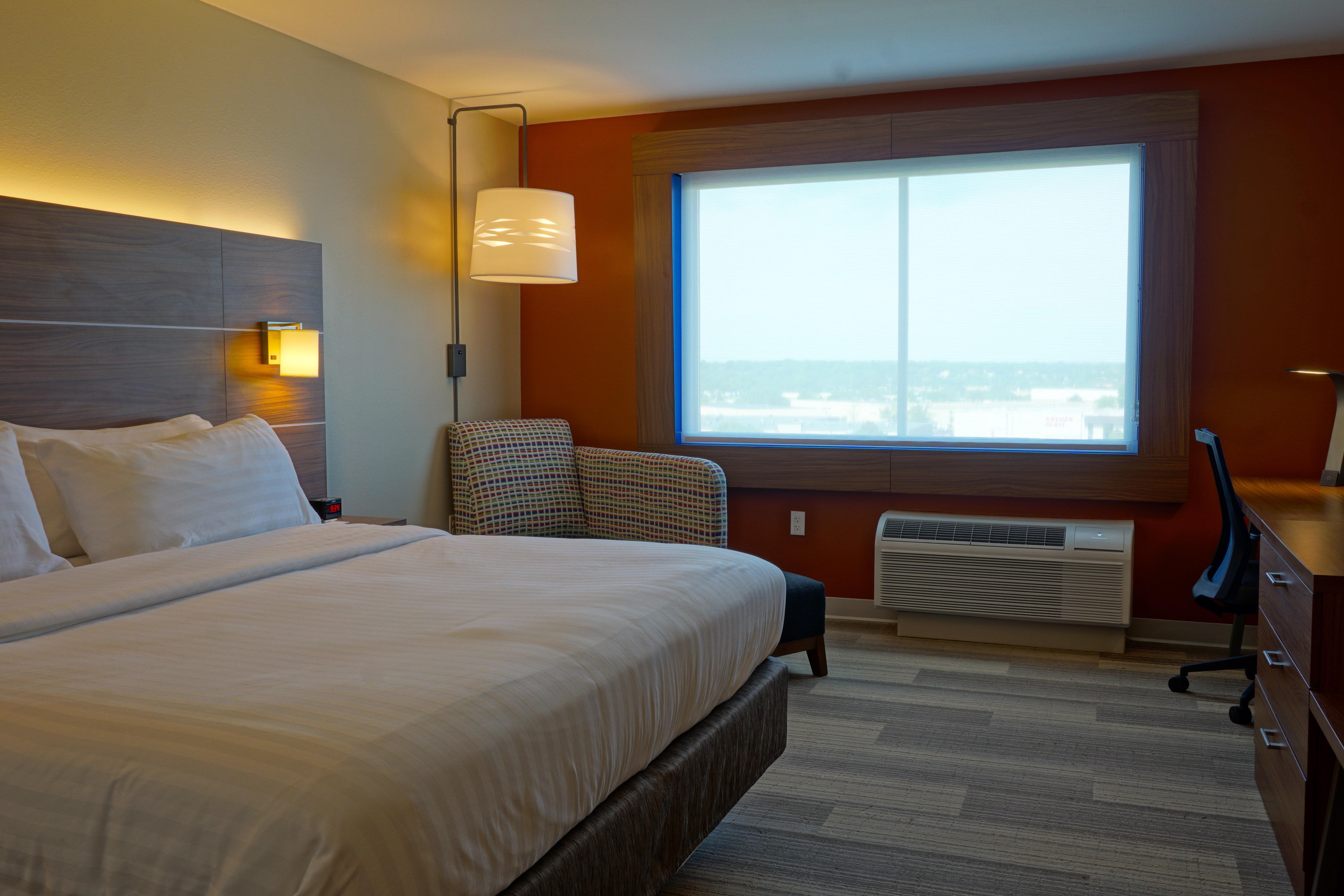 Hotel Express & - Millard Area By Ihg