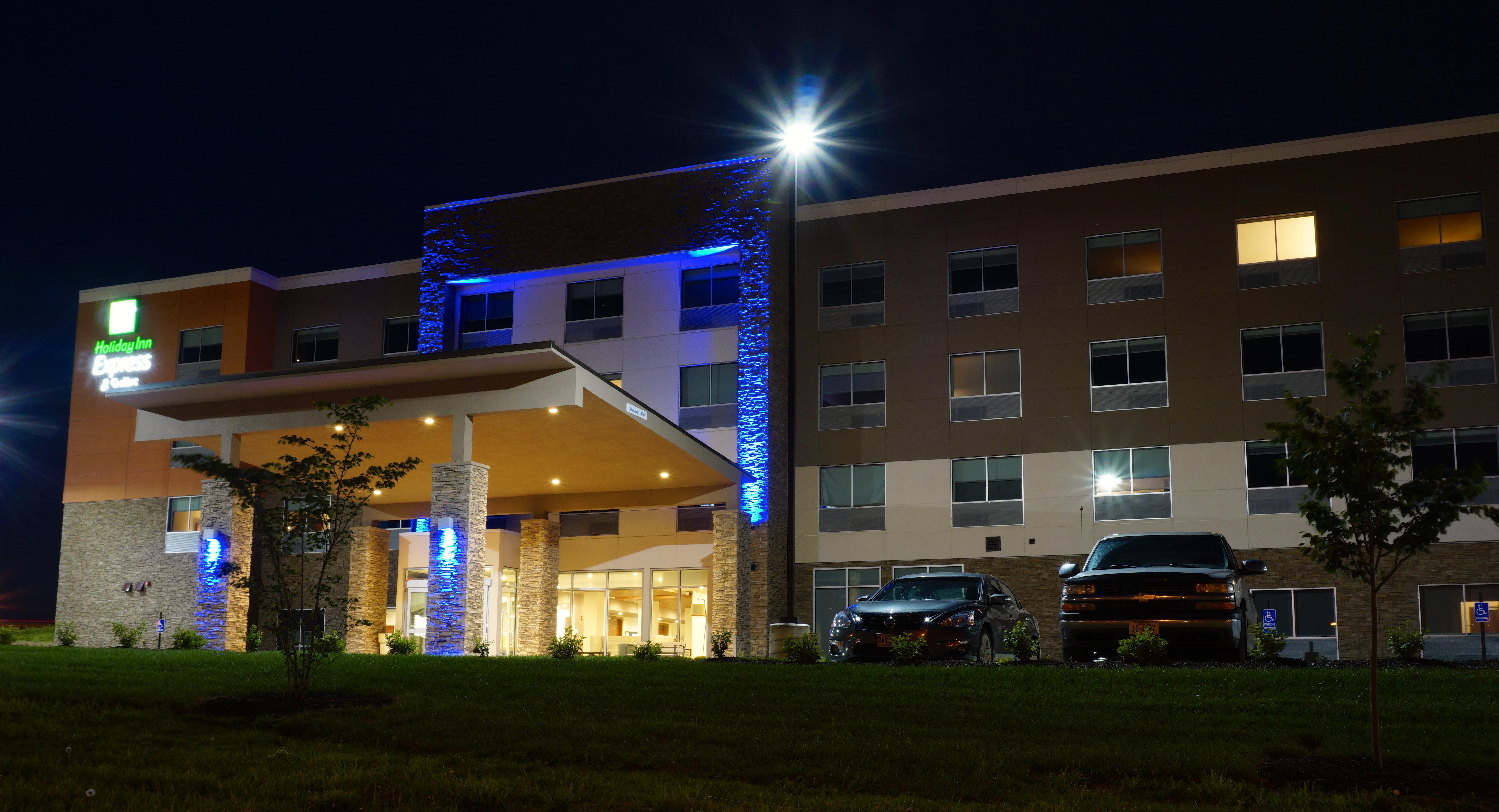 Hotel Express & - Millard Area By Ihg 3*