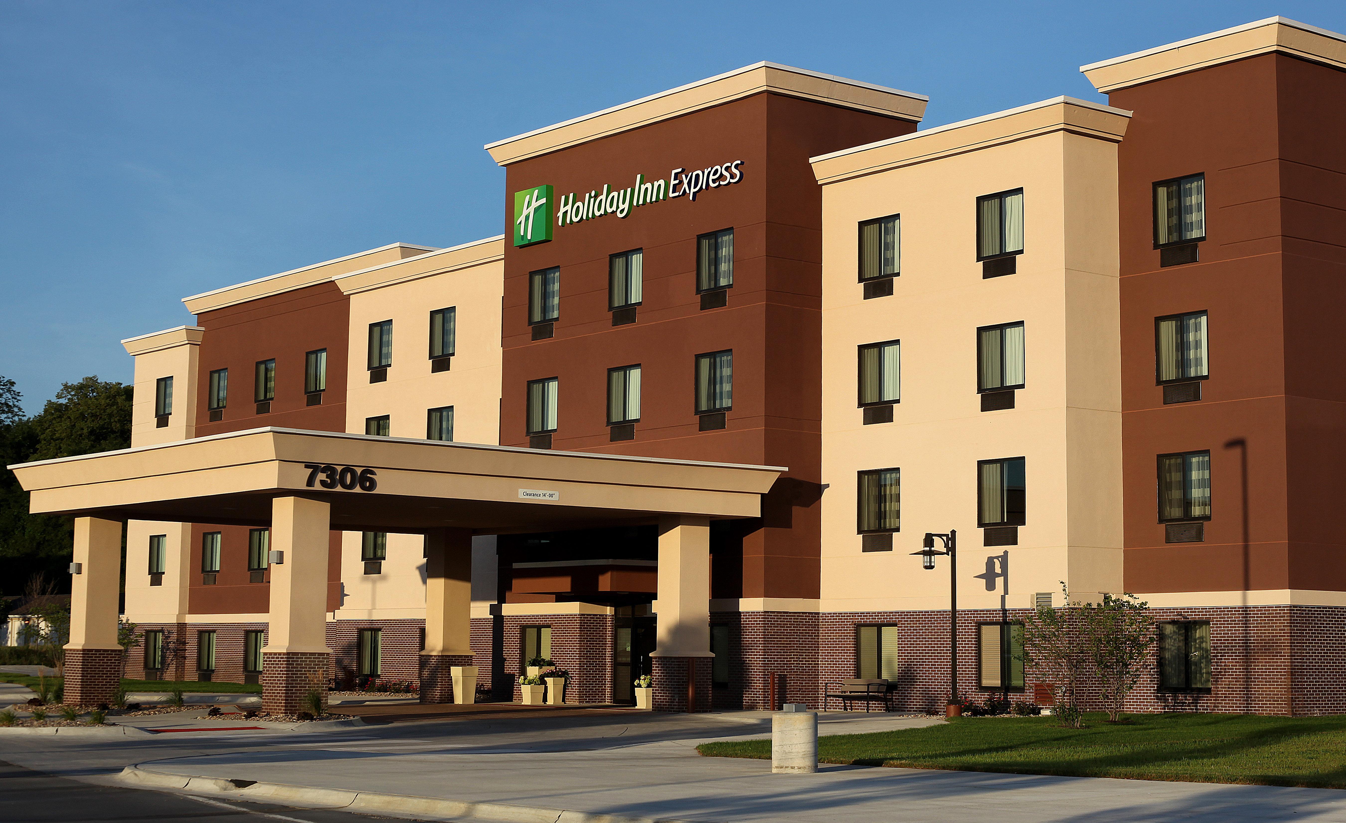 Hotel Express & South Ralston Arena By Ihg Omaha