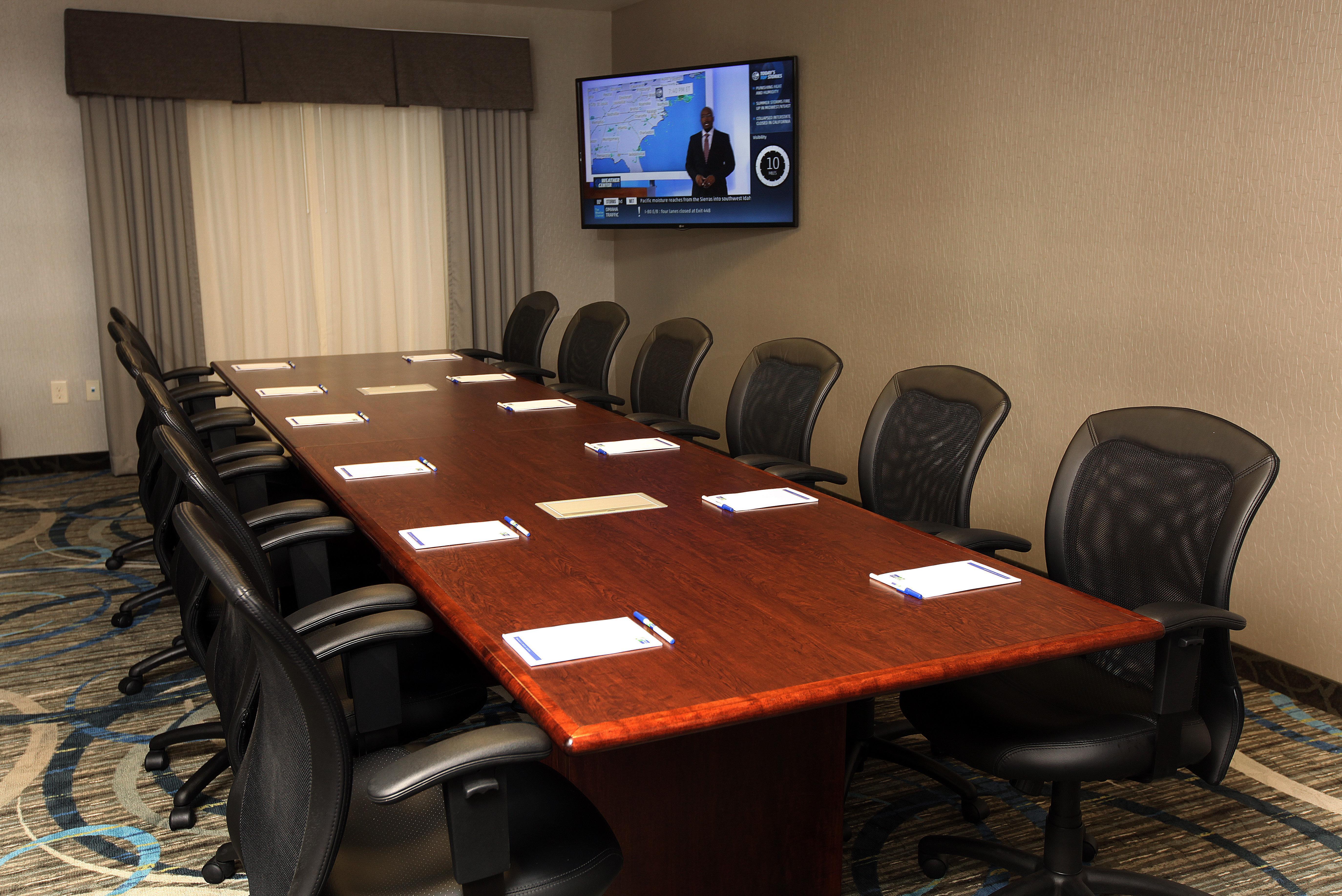 Express & South Ralston Arena By Ihg Omaha