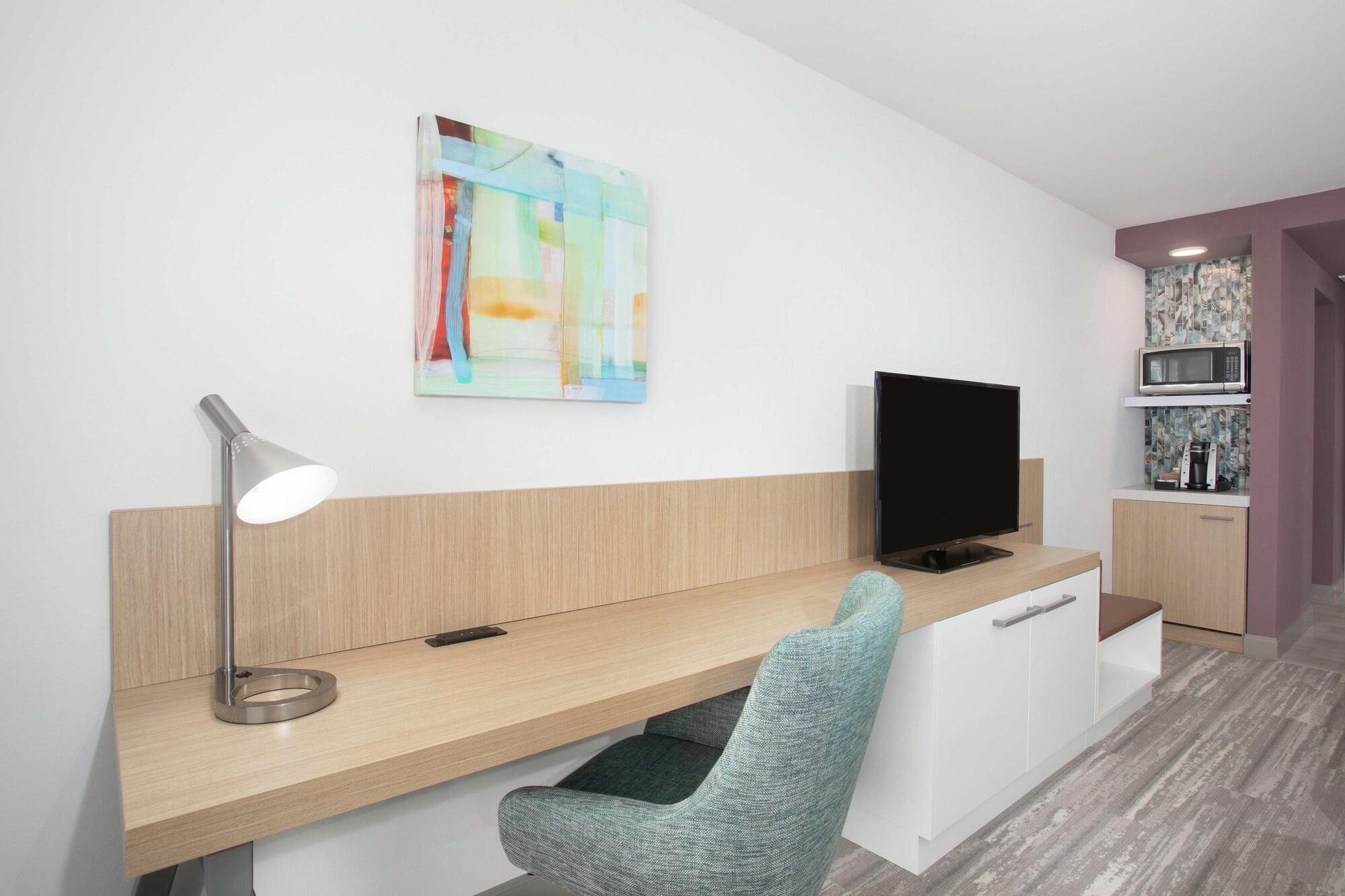 Hilton Garden Aksarben Village Hotel 3*